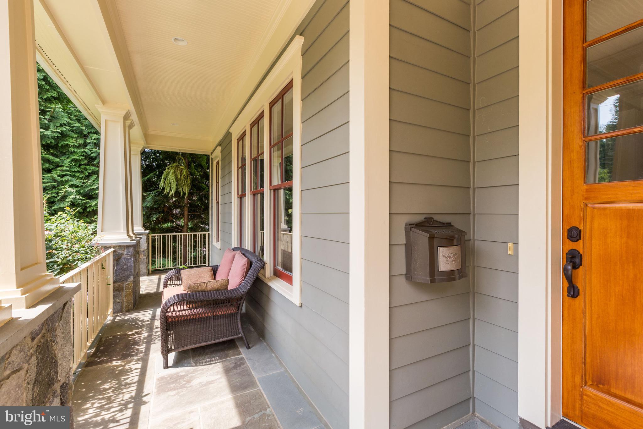 ENGLISH VILLAGE - Residential