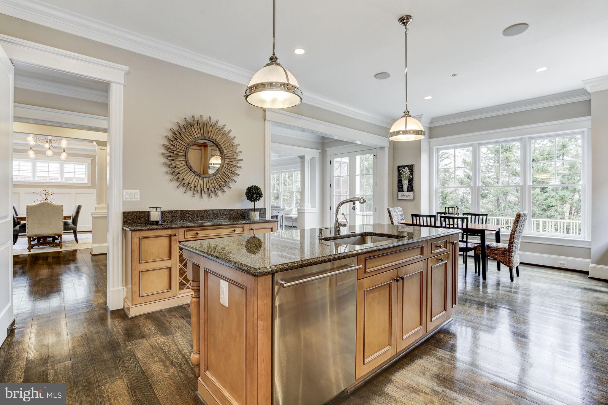 ENGLISH VILLAGE - Residential