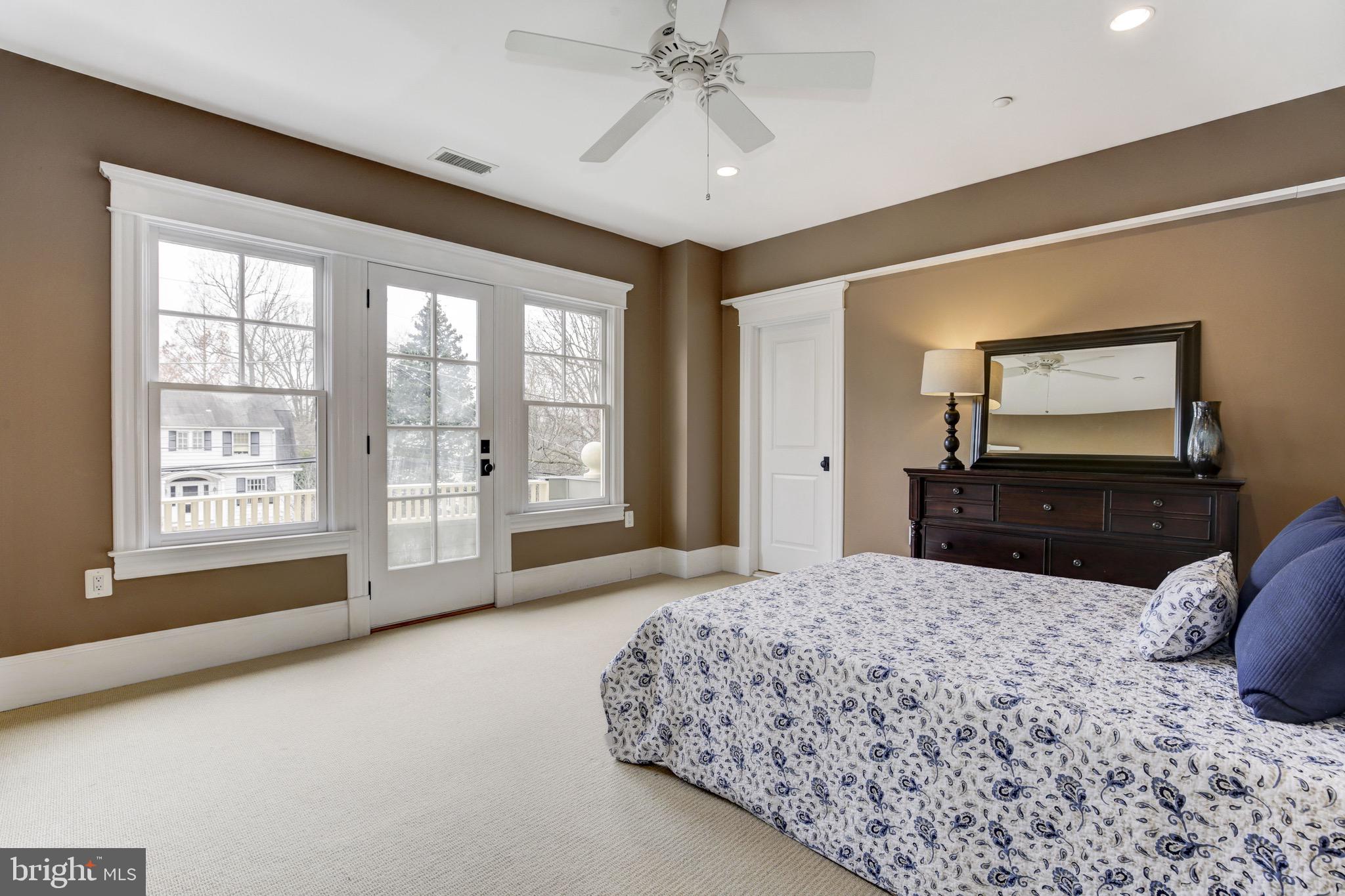 ENGLISH VILLAGE - Residential