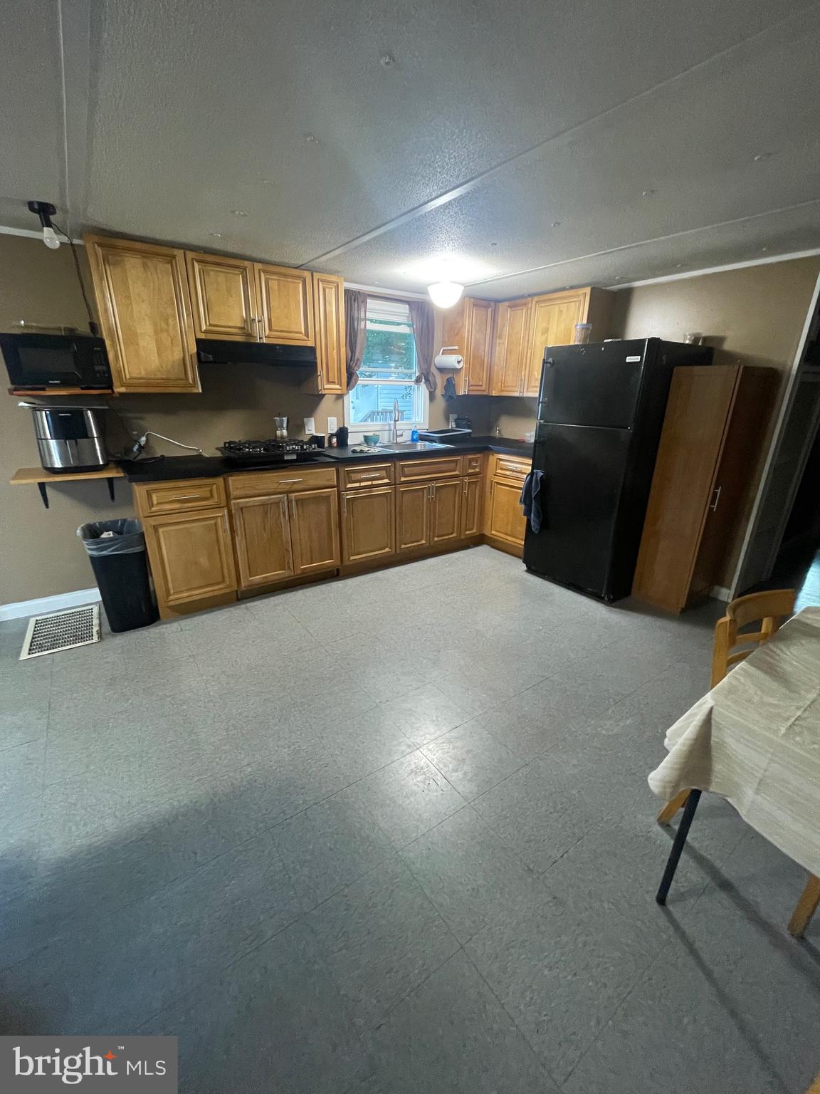 COUNTRY MEADOWS - Residential