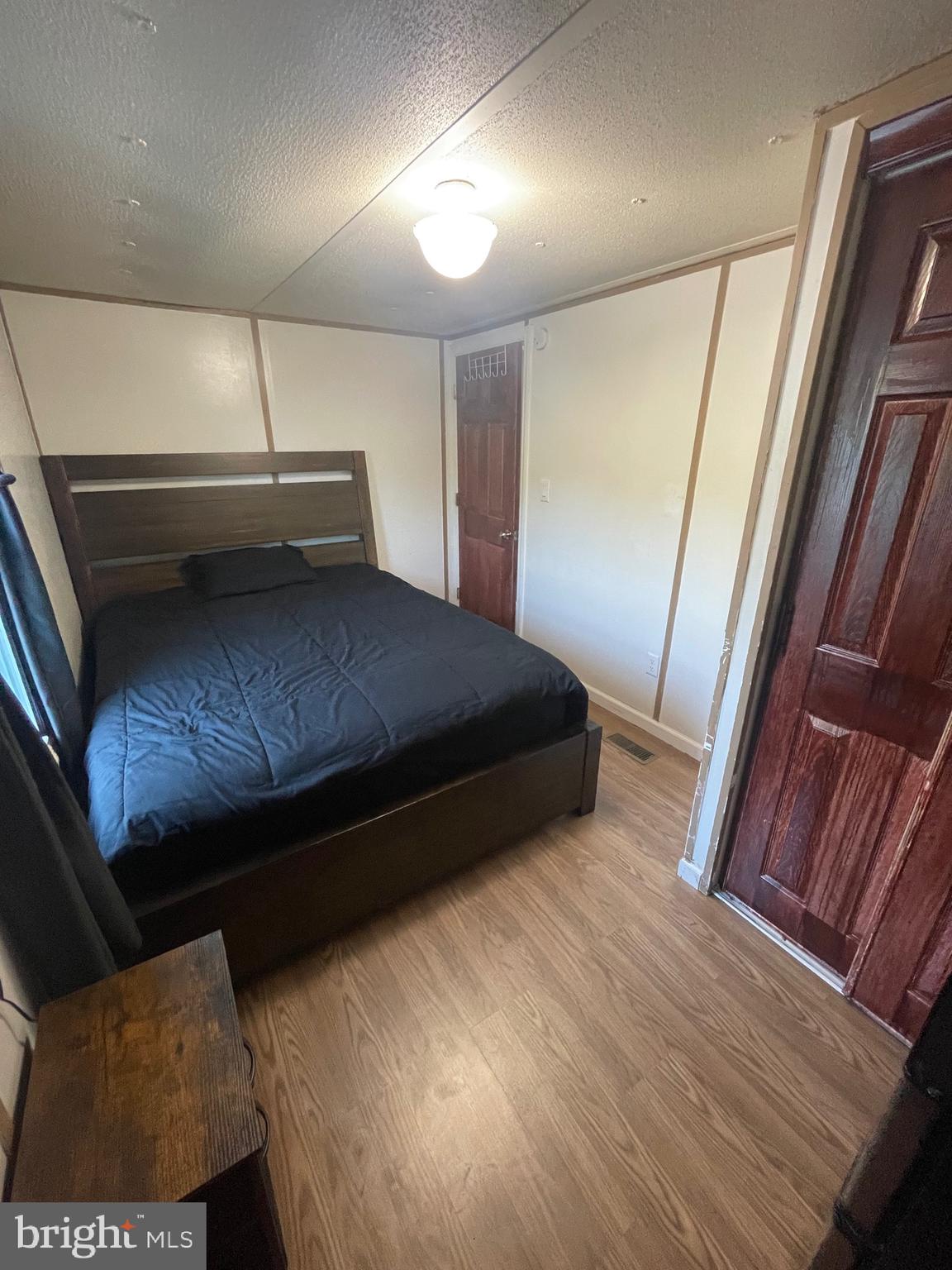 COUNTRY MEADOWS - Residential