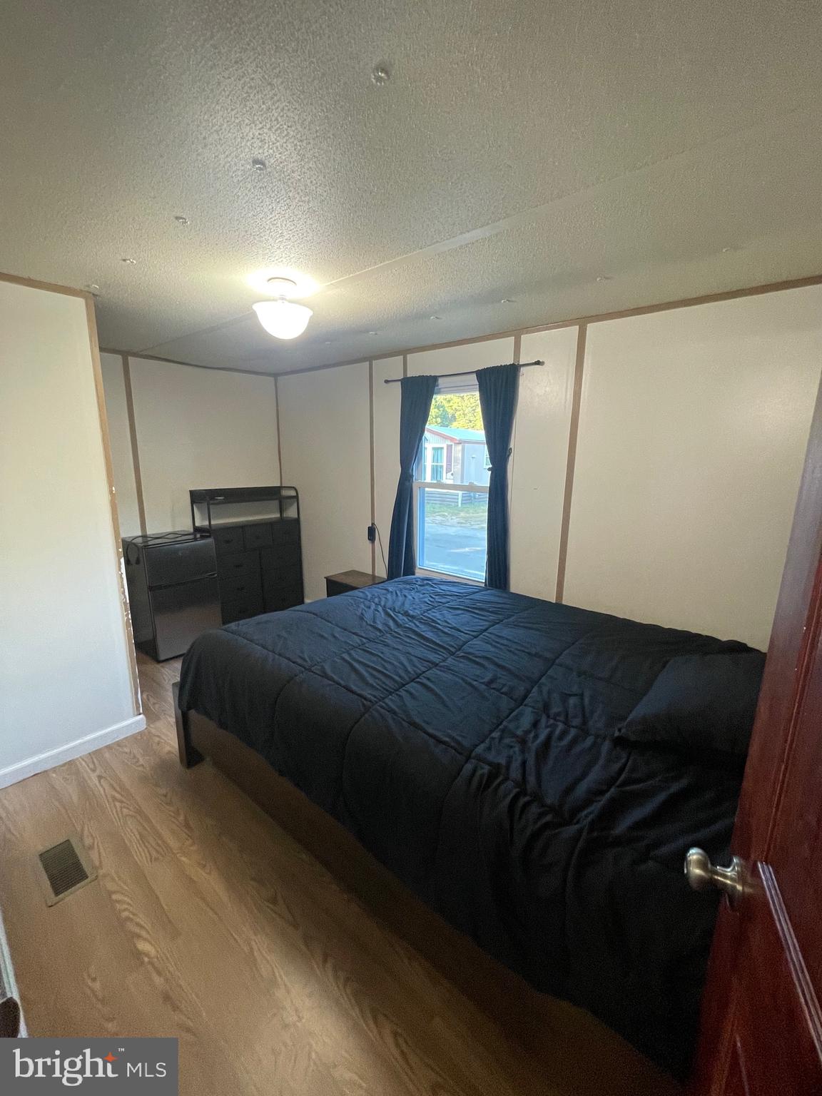 COUNTRY MEADOWS - Residential