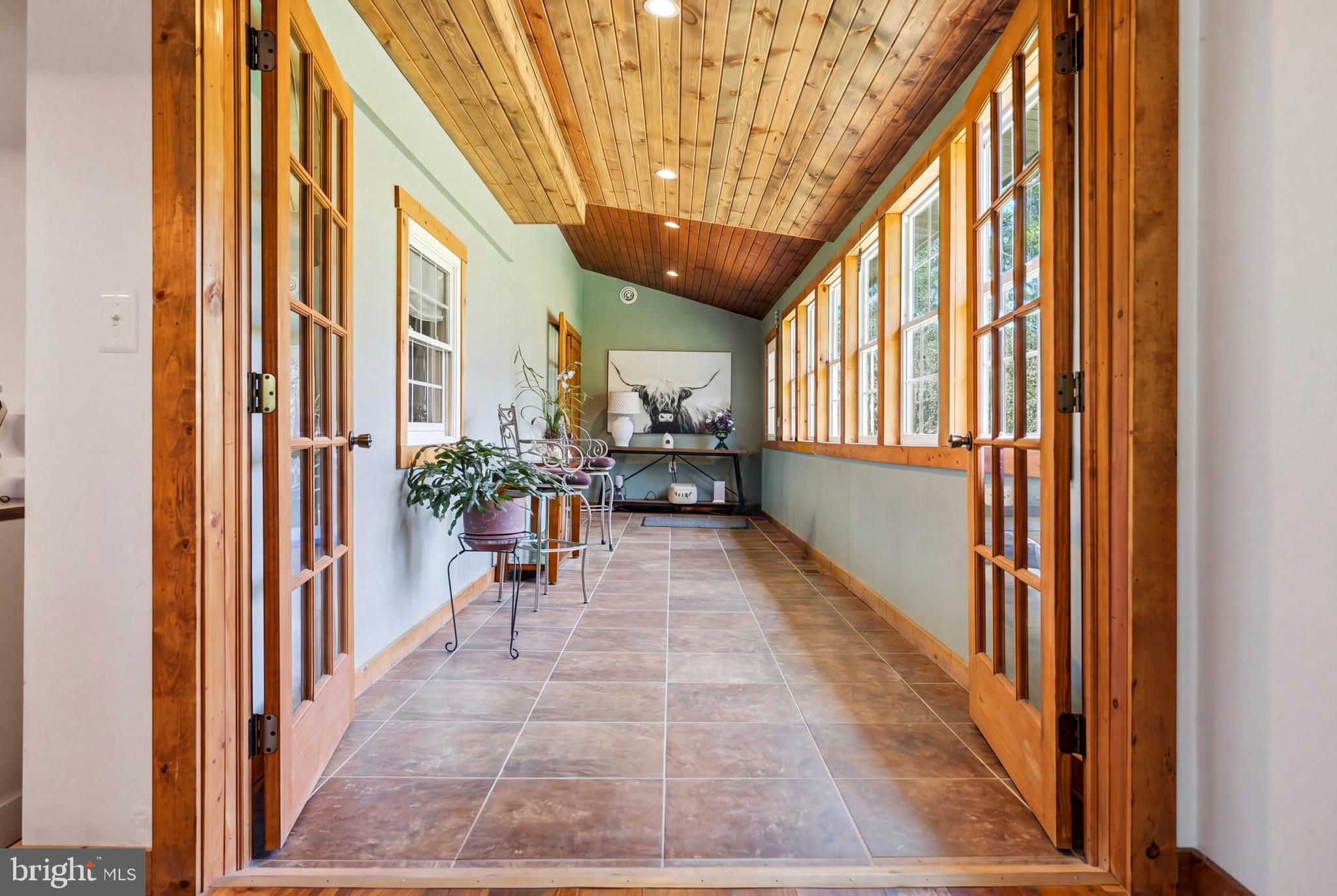 LAKE FERNDALE - Residential