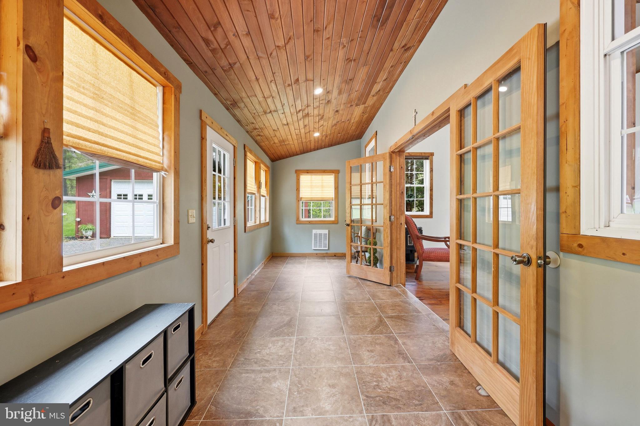 LAKE FERNDALE - Residential