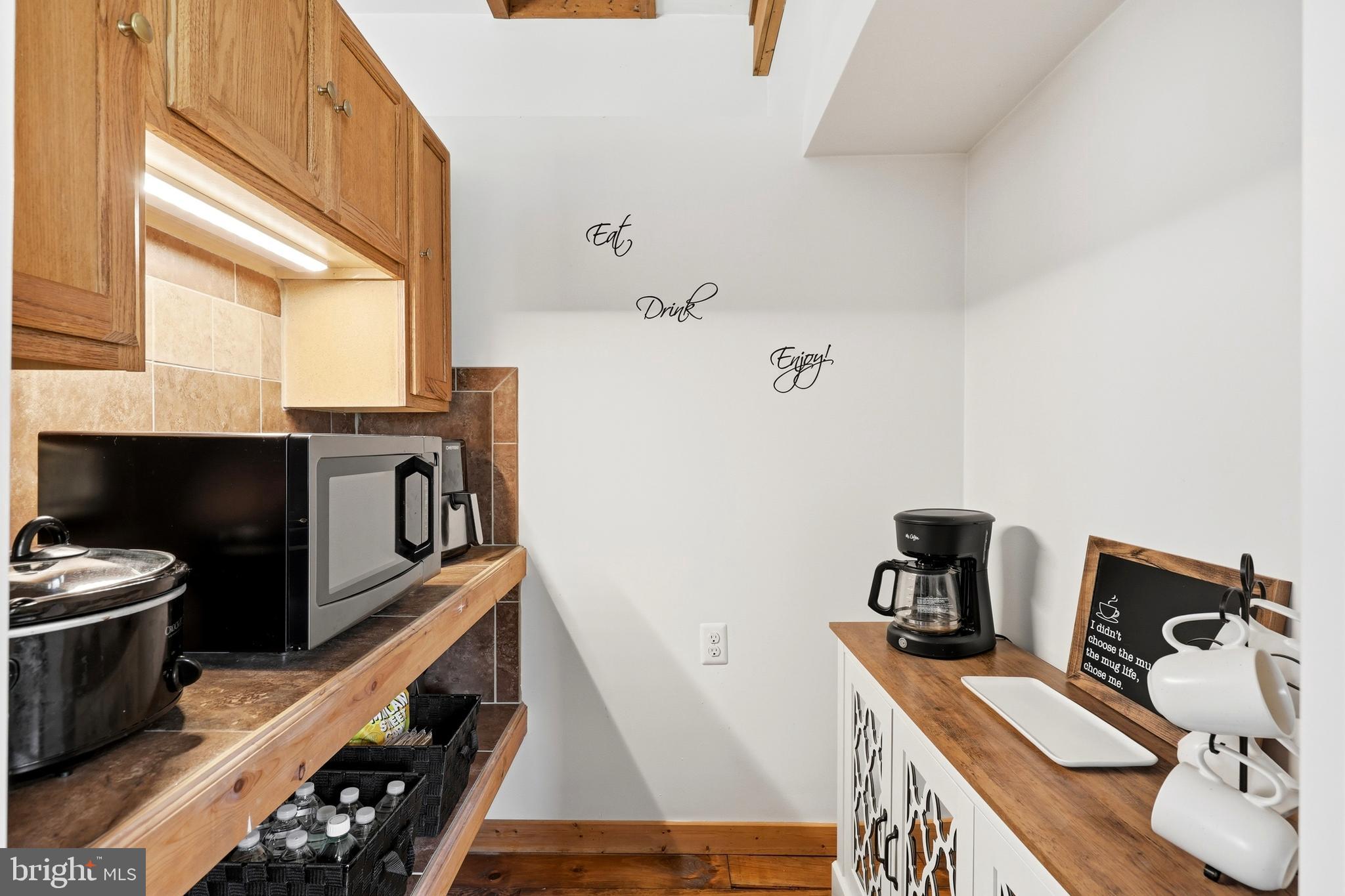 LAKE FERNDALE - Residential