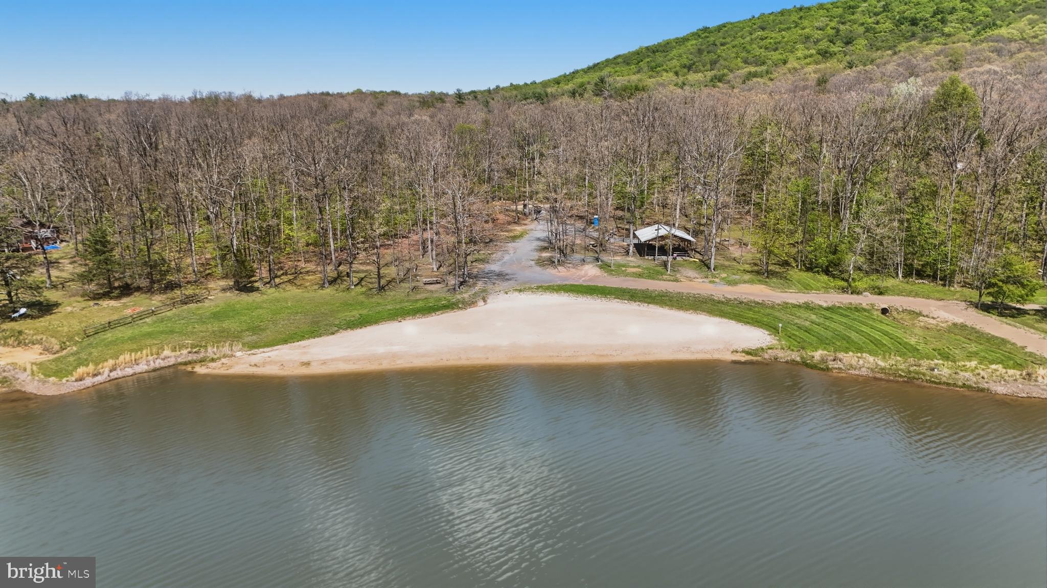 LAKE FERNDALE - Residential