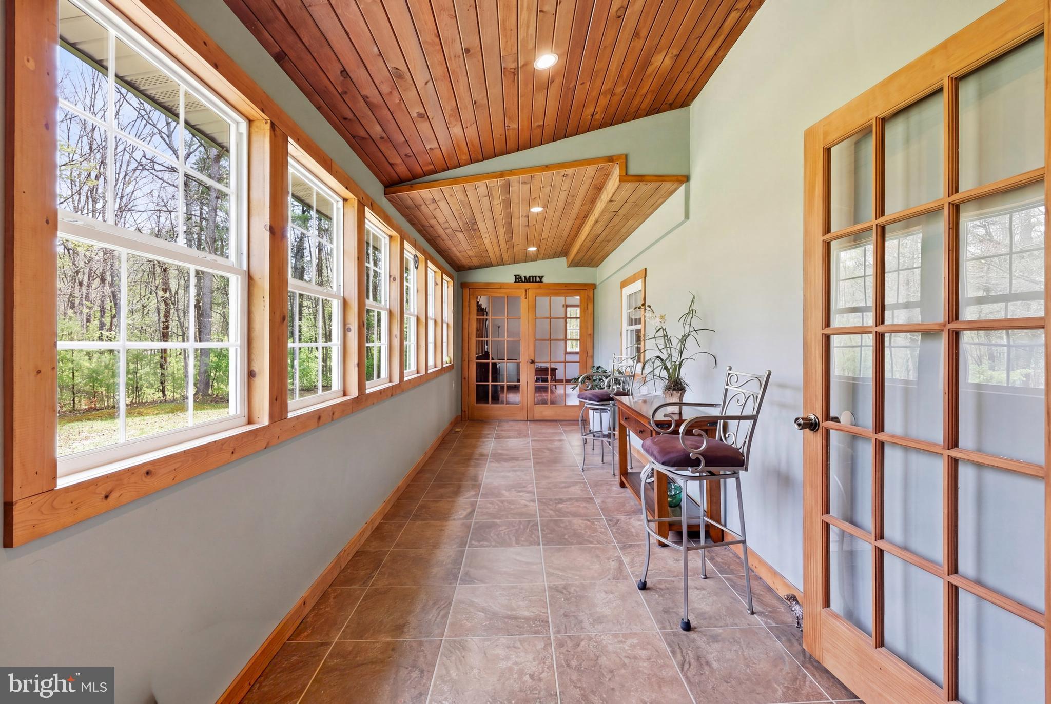 LAKE FERNDALE - Residential