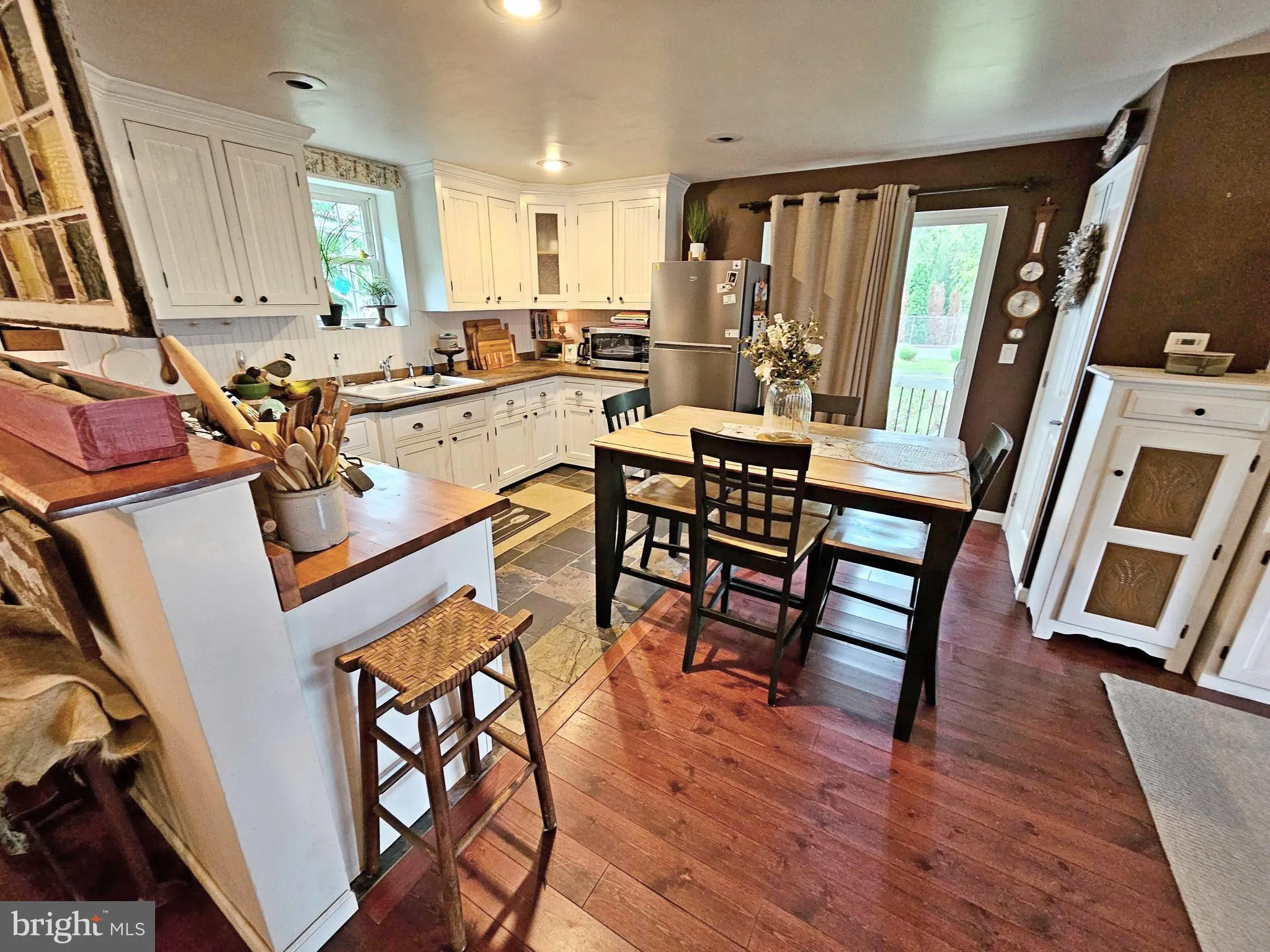 Columbia, Pennsylvania 17512, United States, 3 Bedrooms Bedrooms, ,2 BathroomsBathrooms,Residential,Pending,128521