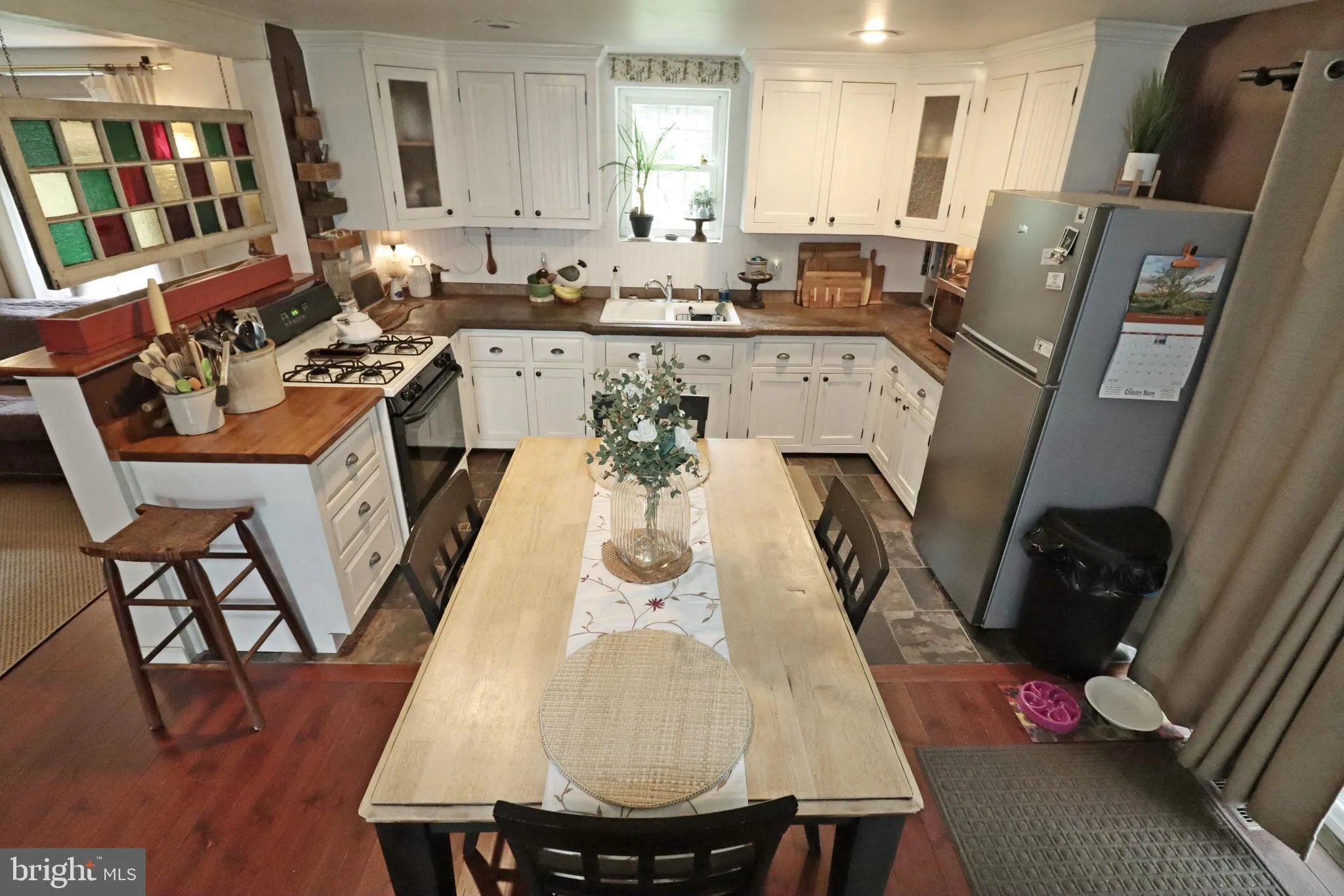 Columbia, Pennsylvania 17512, United States, 3 Bedrooms Bedrooms, ,2 BathroomsBathrooms,Residential,Pending,128521