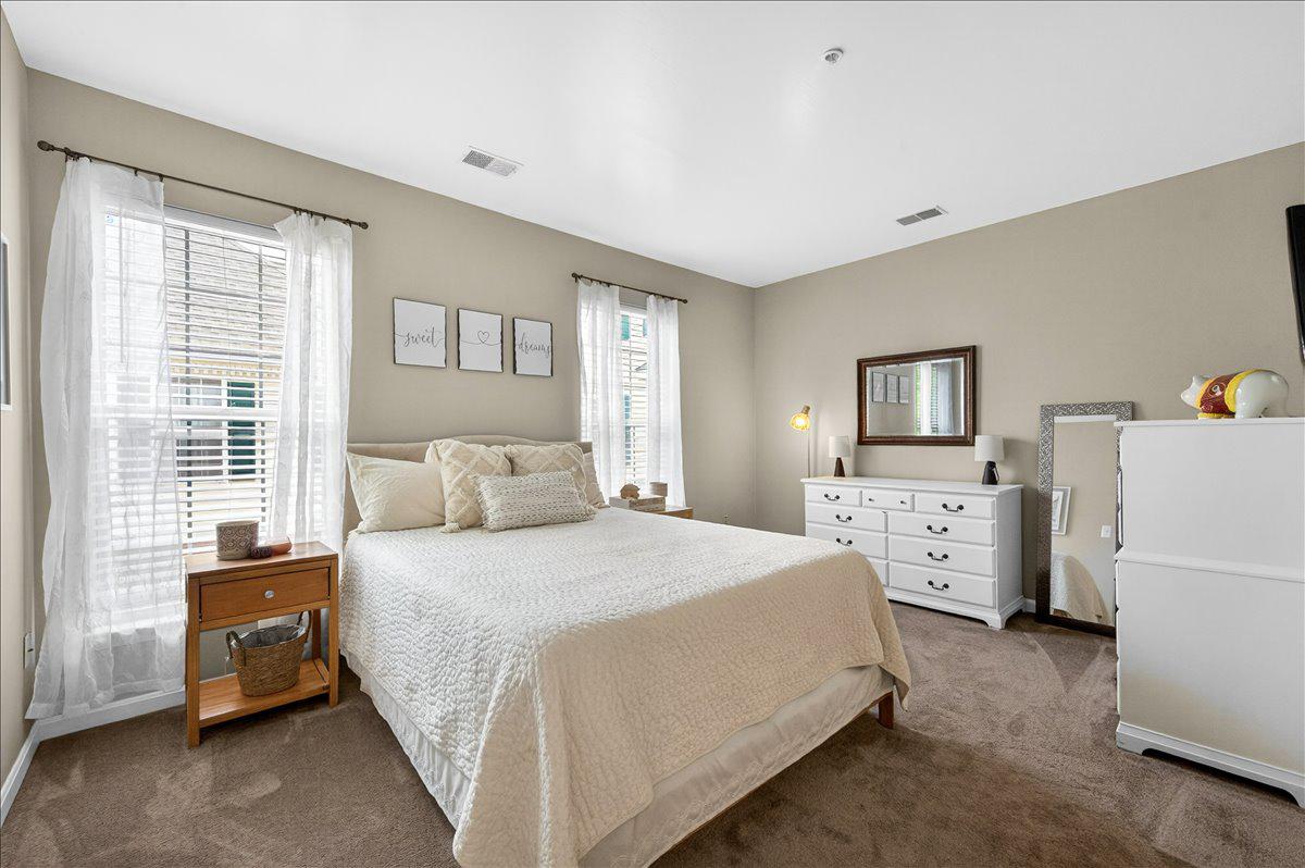 LAKESIDE AT SOUTH RIDING - Residential