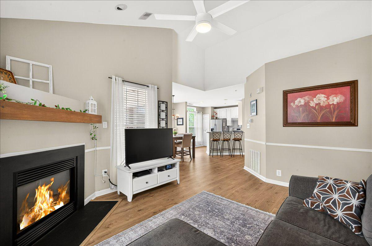 LAKESIDE AT SOUTH RIDING - Residential