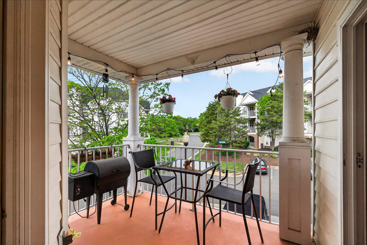 LAKESIDE AT SOUTH RIDING - Residential