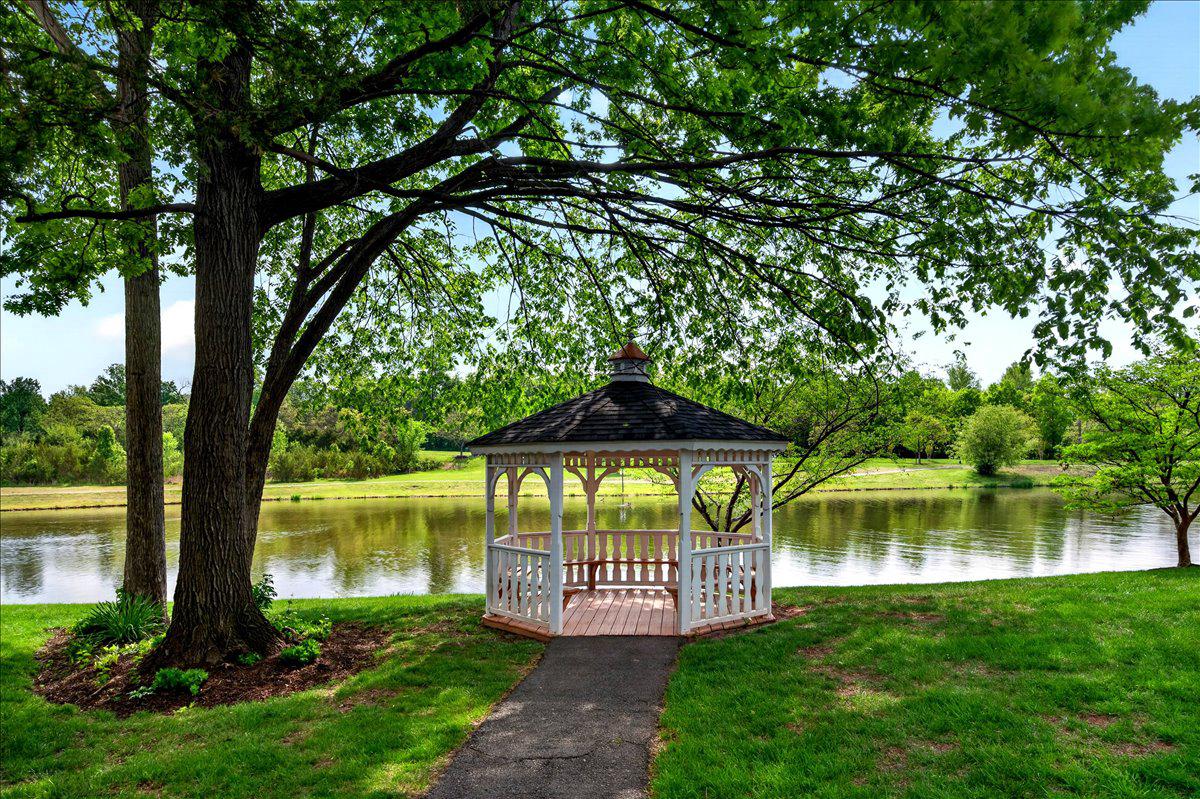 LAKESIDE AT SOUTH RIDING - Residential