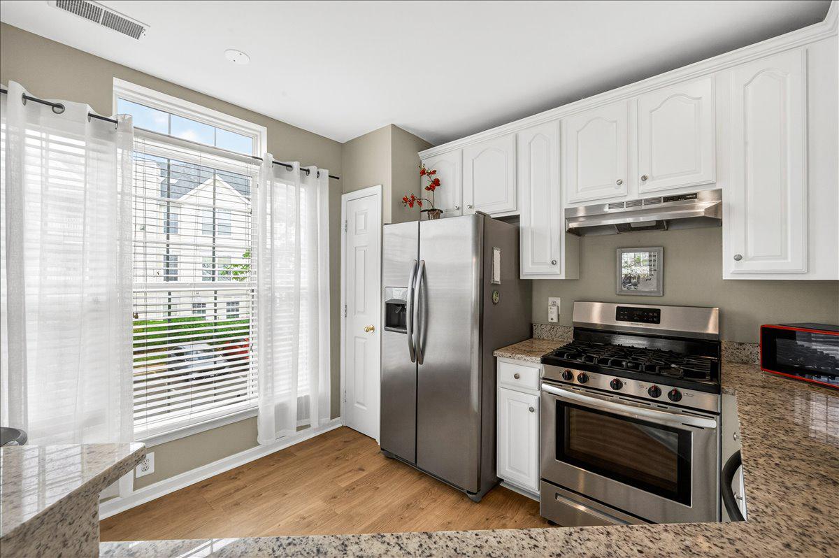 LAKESIDE AT SOUTH RIDING - Residential