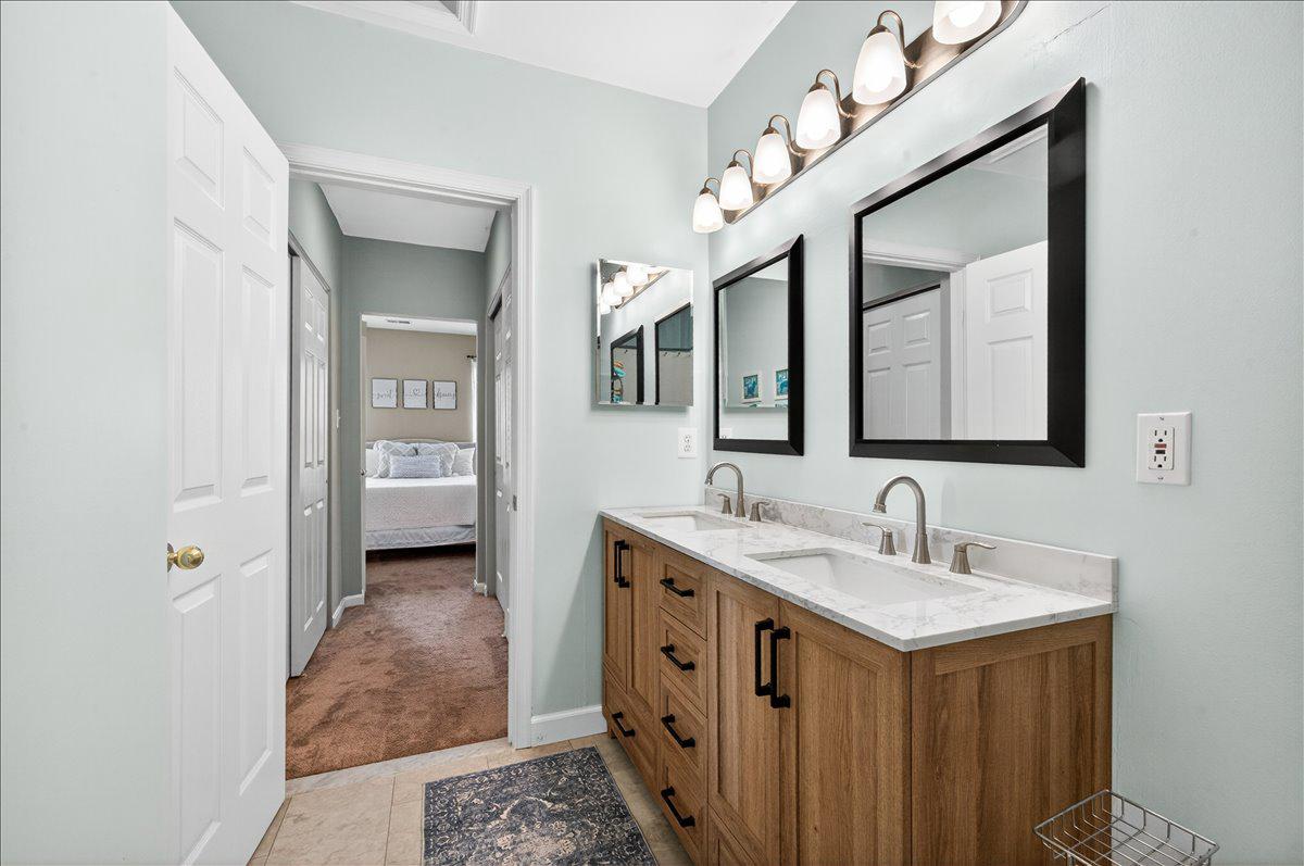 LAKESIDE AT SOUTH RIDING - Residential