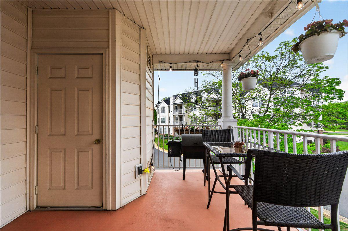 LAKESIDE AT SOUTH RIDING - Residential