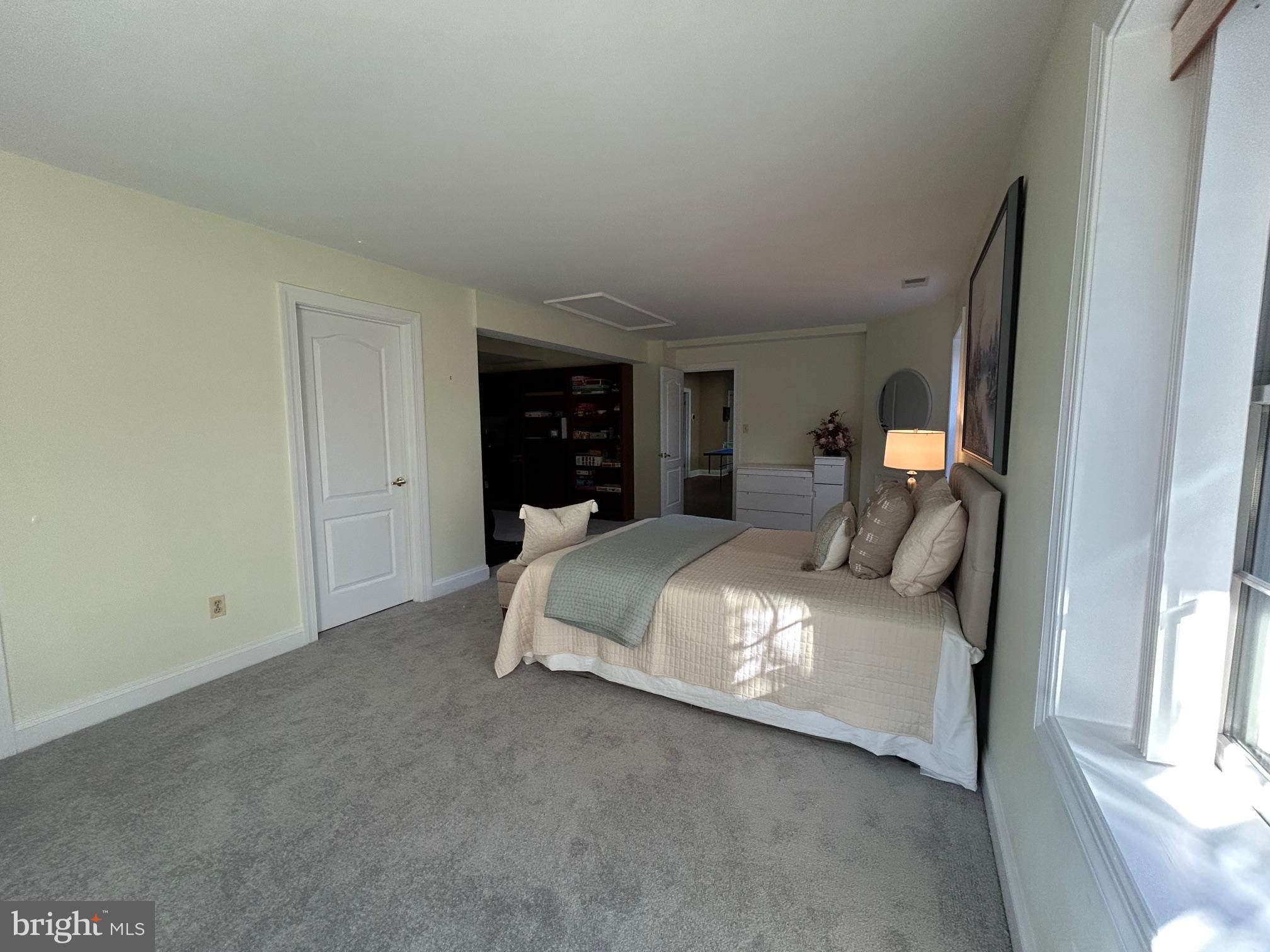 THE CHASE - Residential