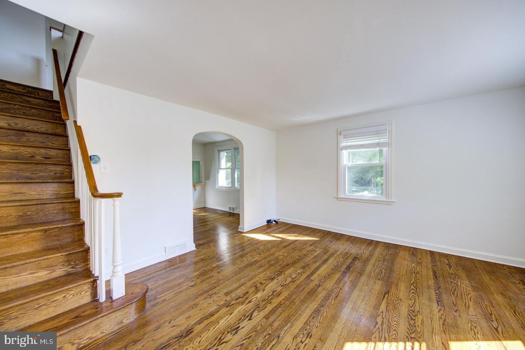 Photo of 273 S Devon Avenue, WAYNE, PA 19087 (MLS # PADE2107604)