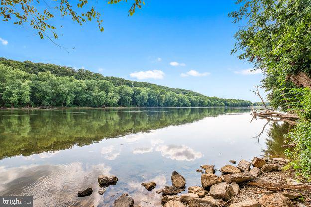 BROOKFIELD ON THE POTOMAC - Residential