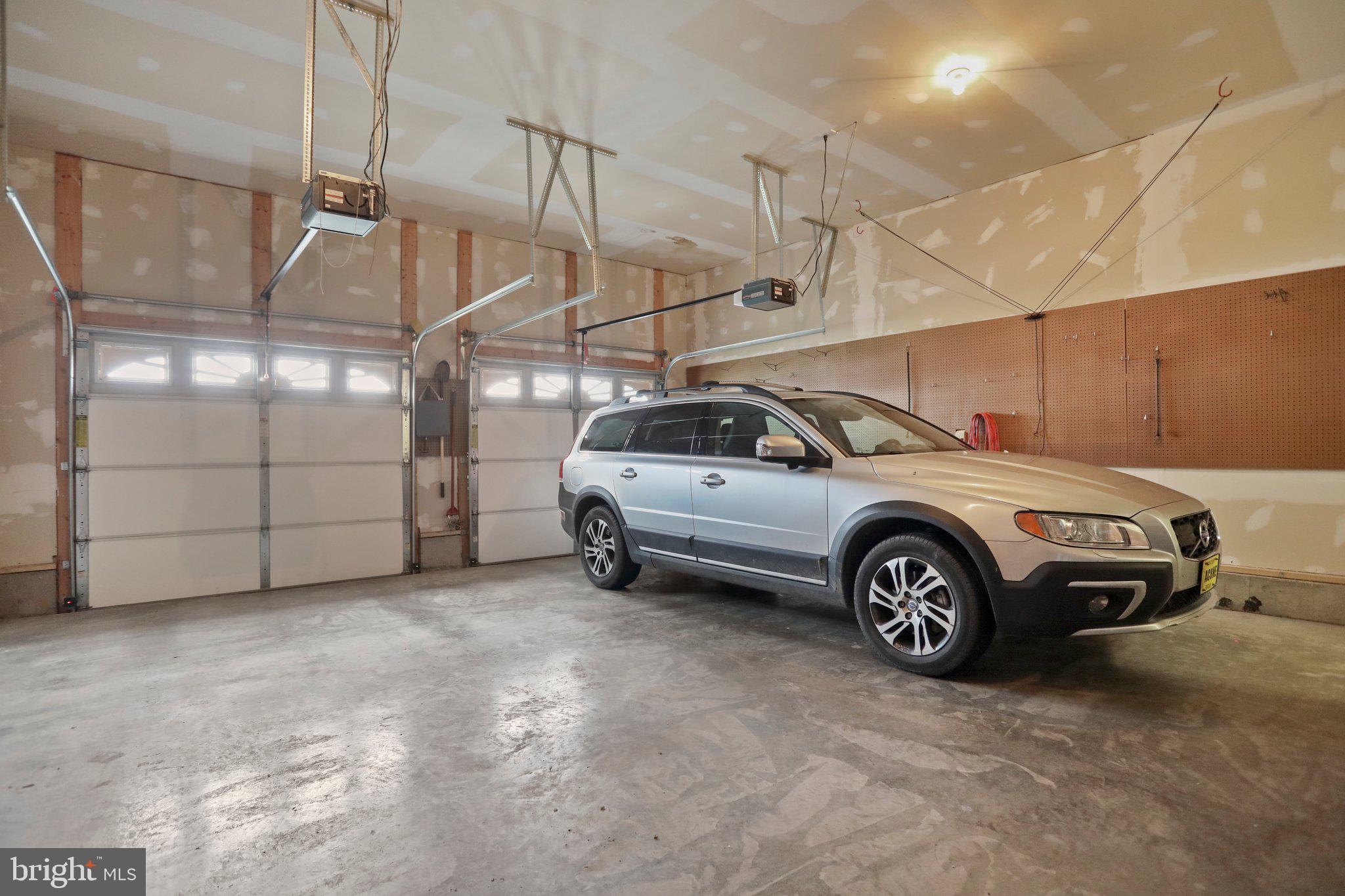 BROOKFIELD ON THE POTOMAC - Residential