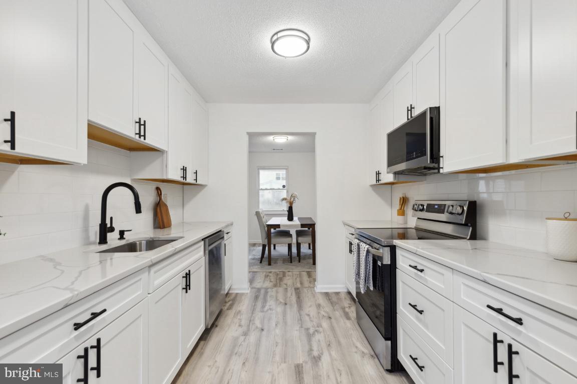 RYON WOODS SUB - Residential