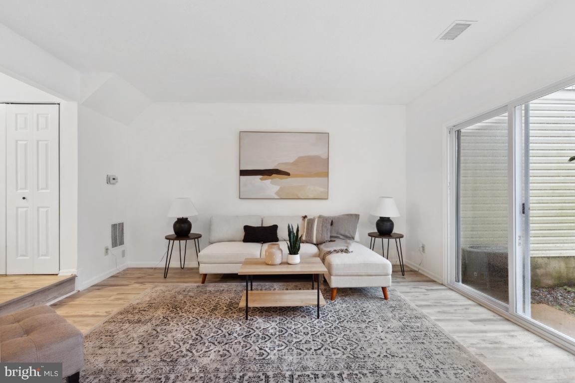 RYON WOODS SUB - Residential