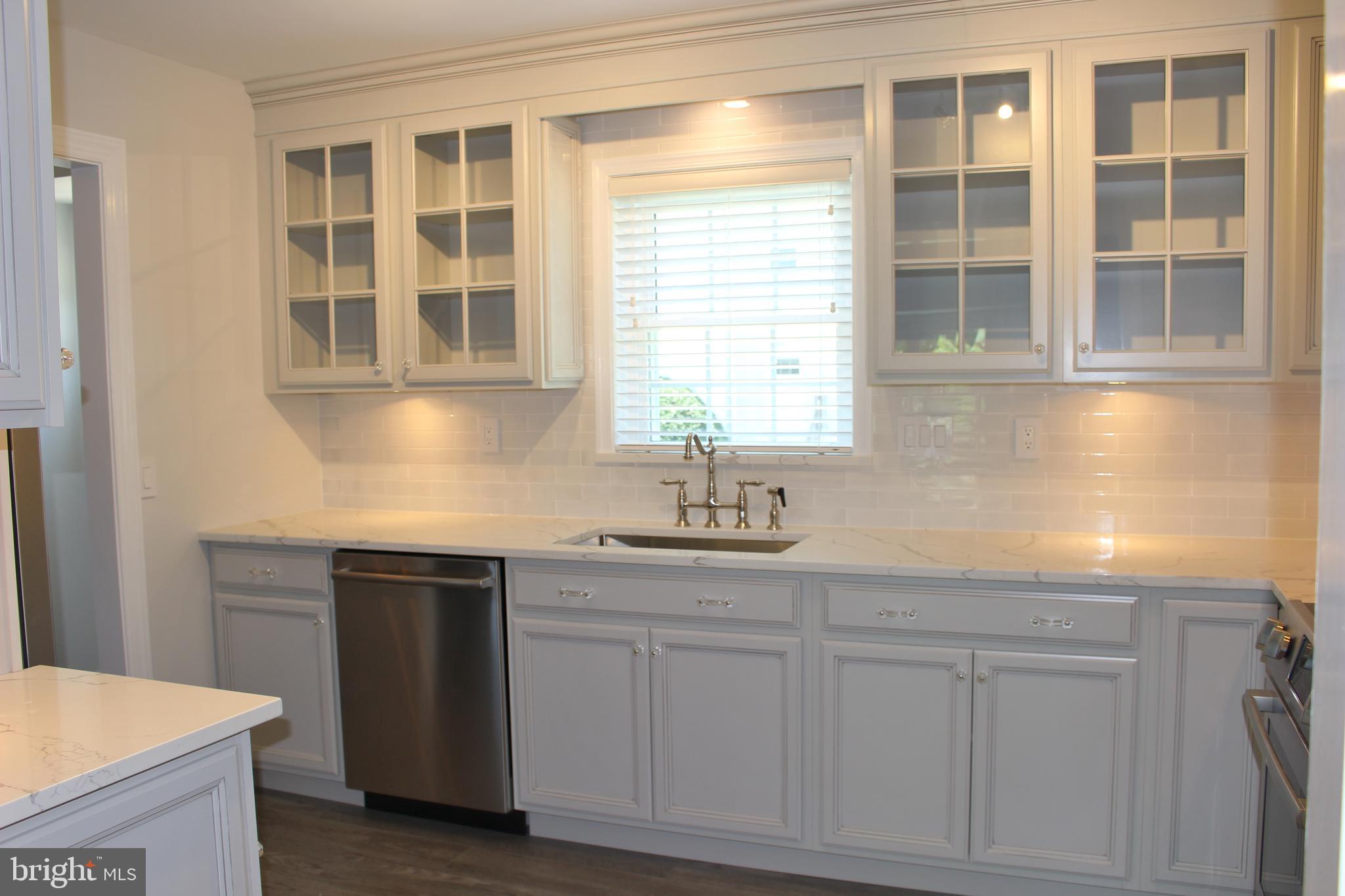 LEEDS SQUARE - Residential Lease