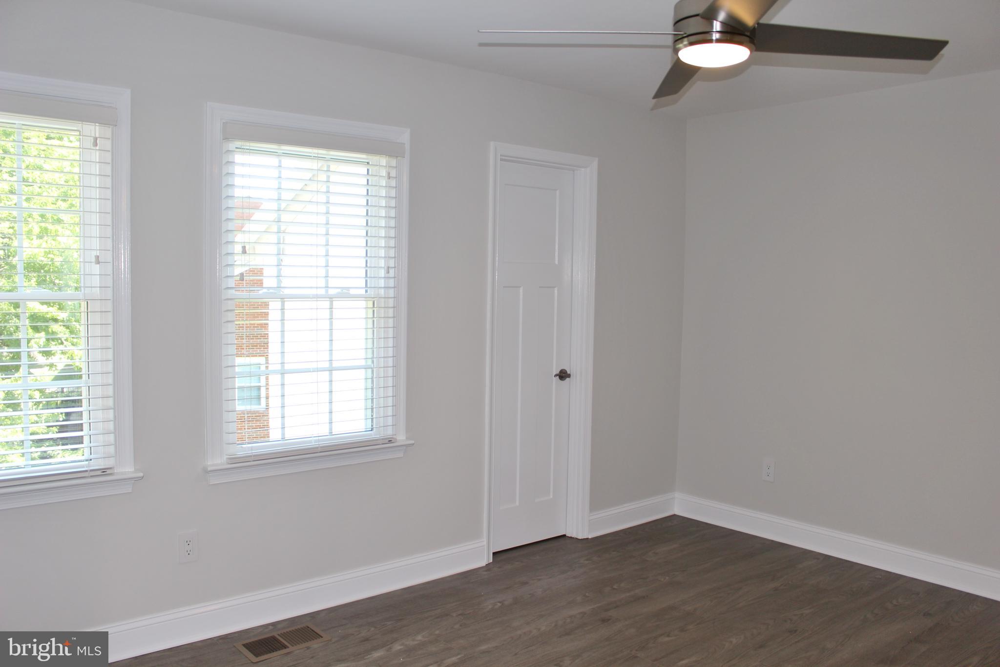 LEEDS SQUARE - Residential Lease