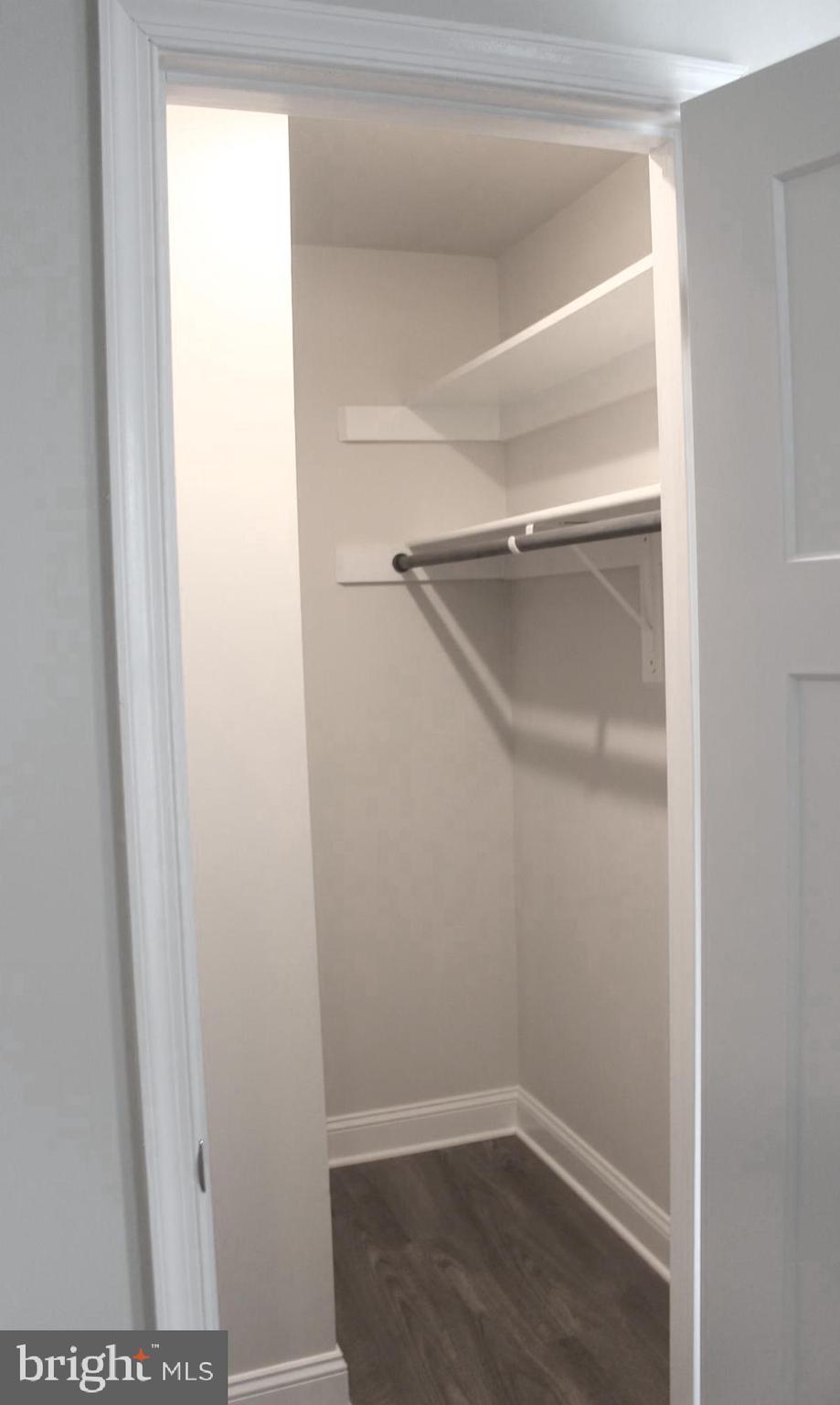 LEEDS SQUARE - Residential Lease