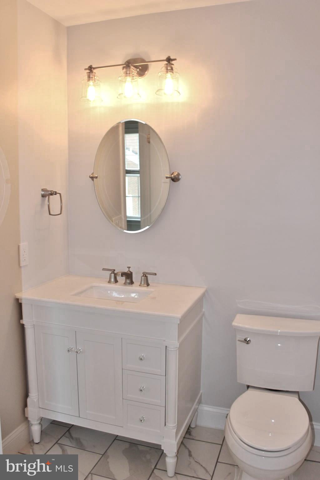 LEEDS SQUARE - Residential Lease