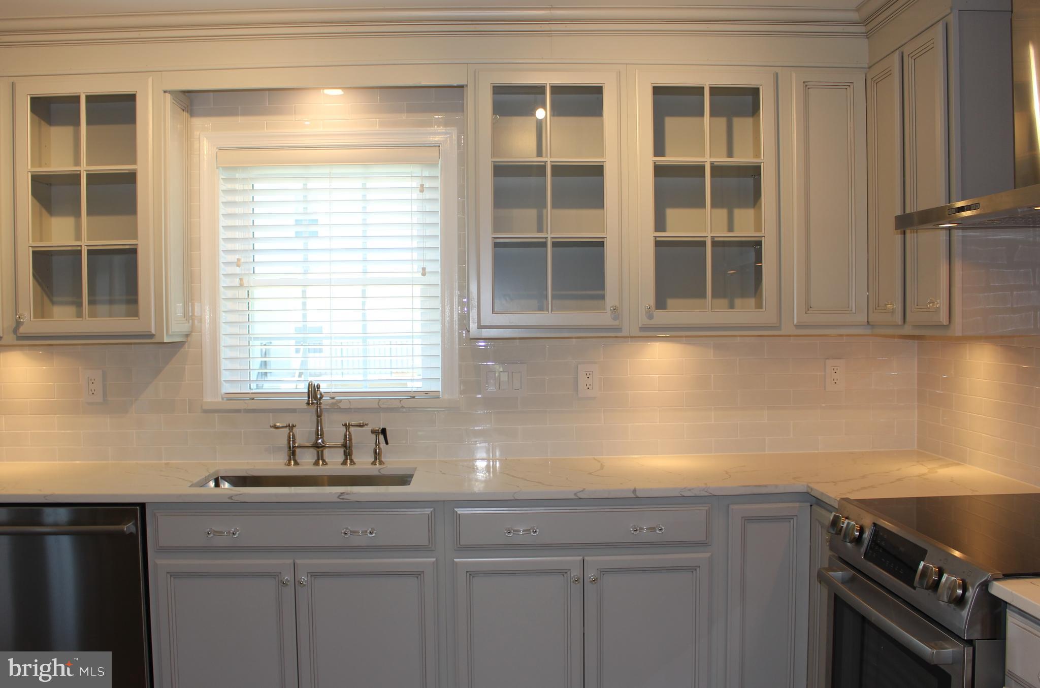 LEEDS SQUARE - Residential Lease