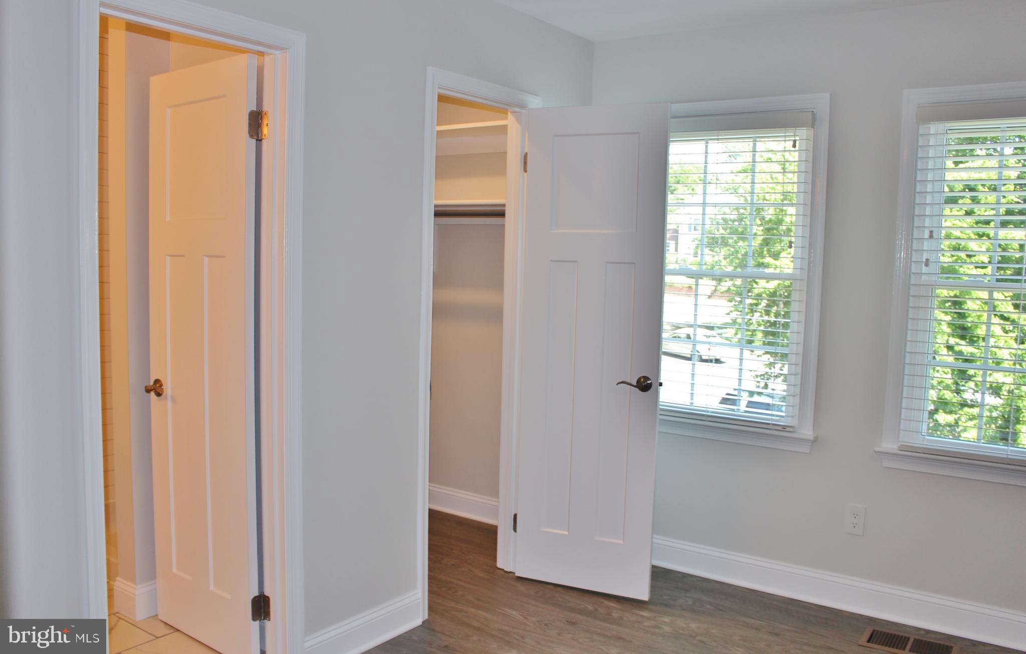 LEEDS SQUARE - Residential Lease