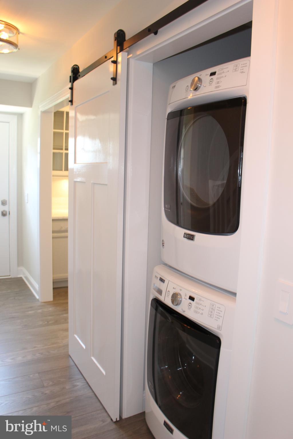 LEEDS SQUARE - Residential Lease