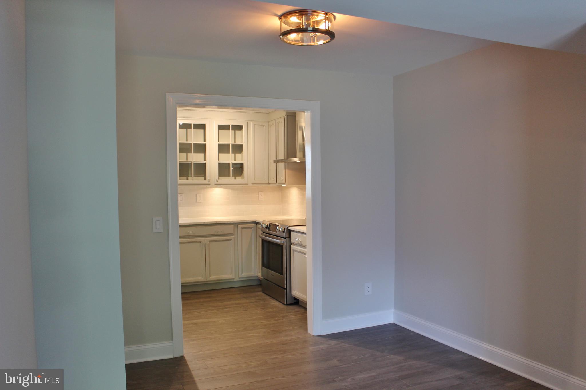 LEEDS SQUARE - Residential Lease