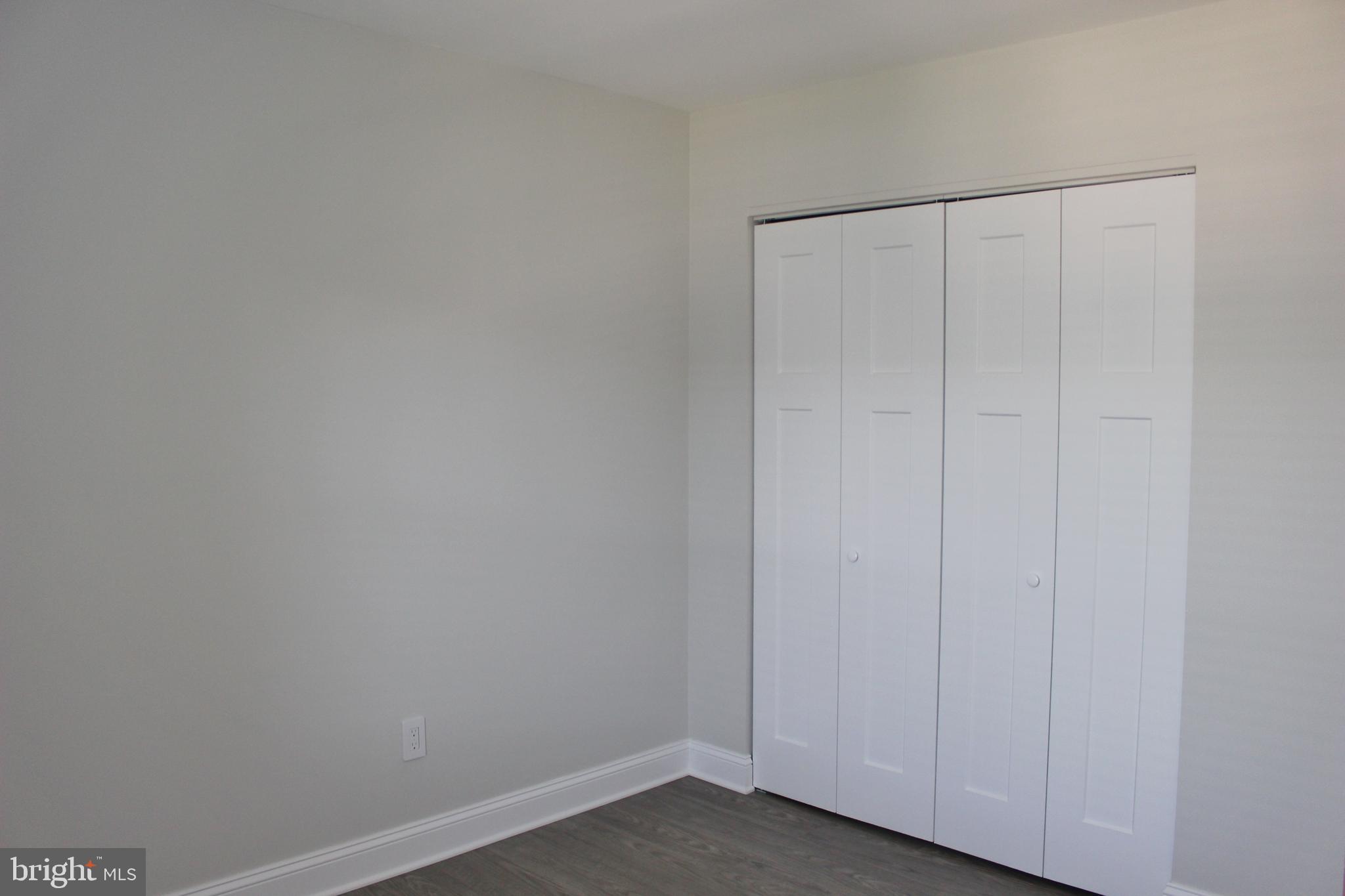 LEEDS SQUARE - Residential Lease