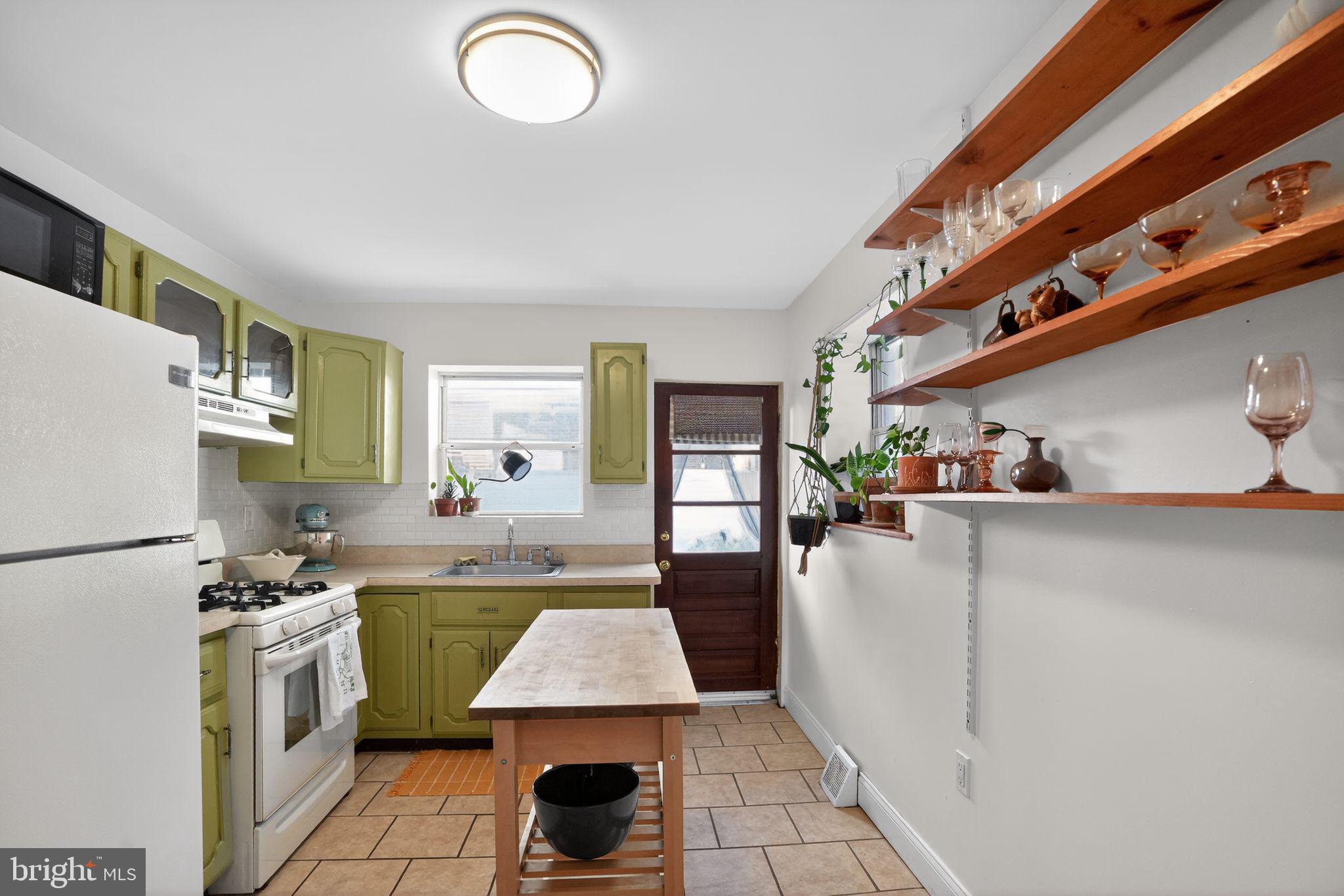 GIRARD ESTATES - Residential