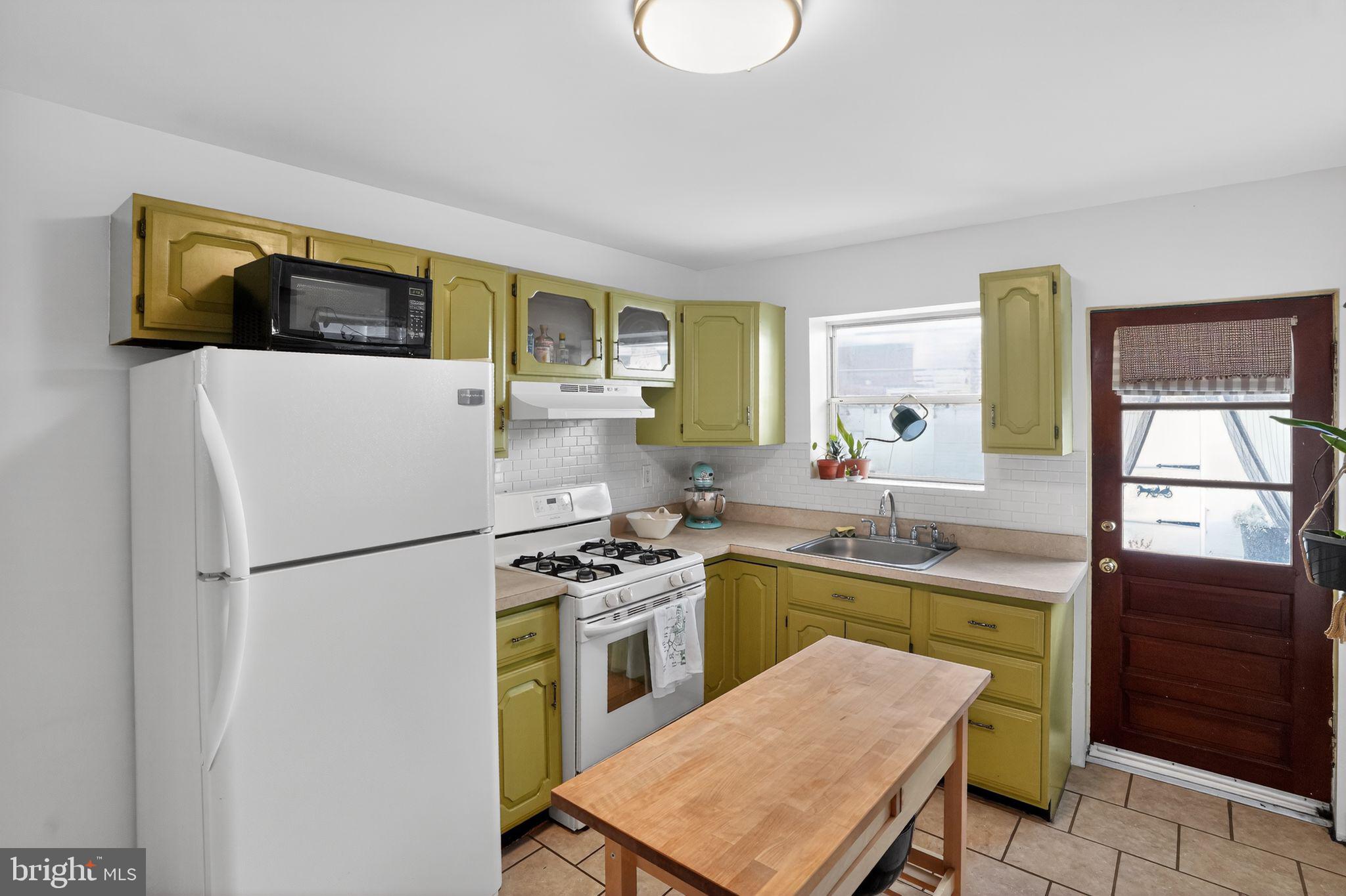 GIRARD ESTATES - Residential