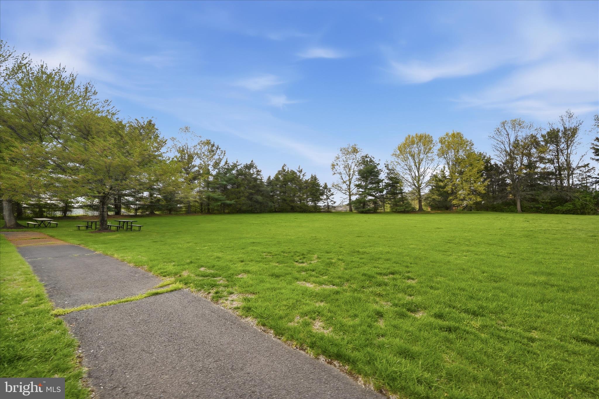 VIRGINIA OAKS - Residential