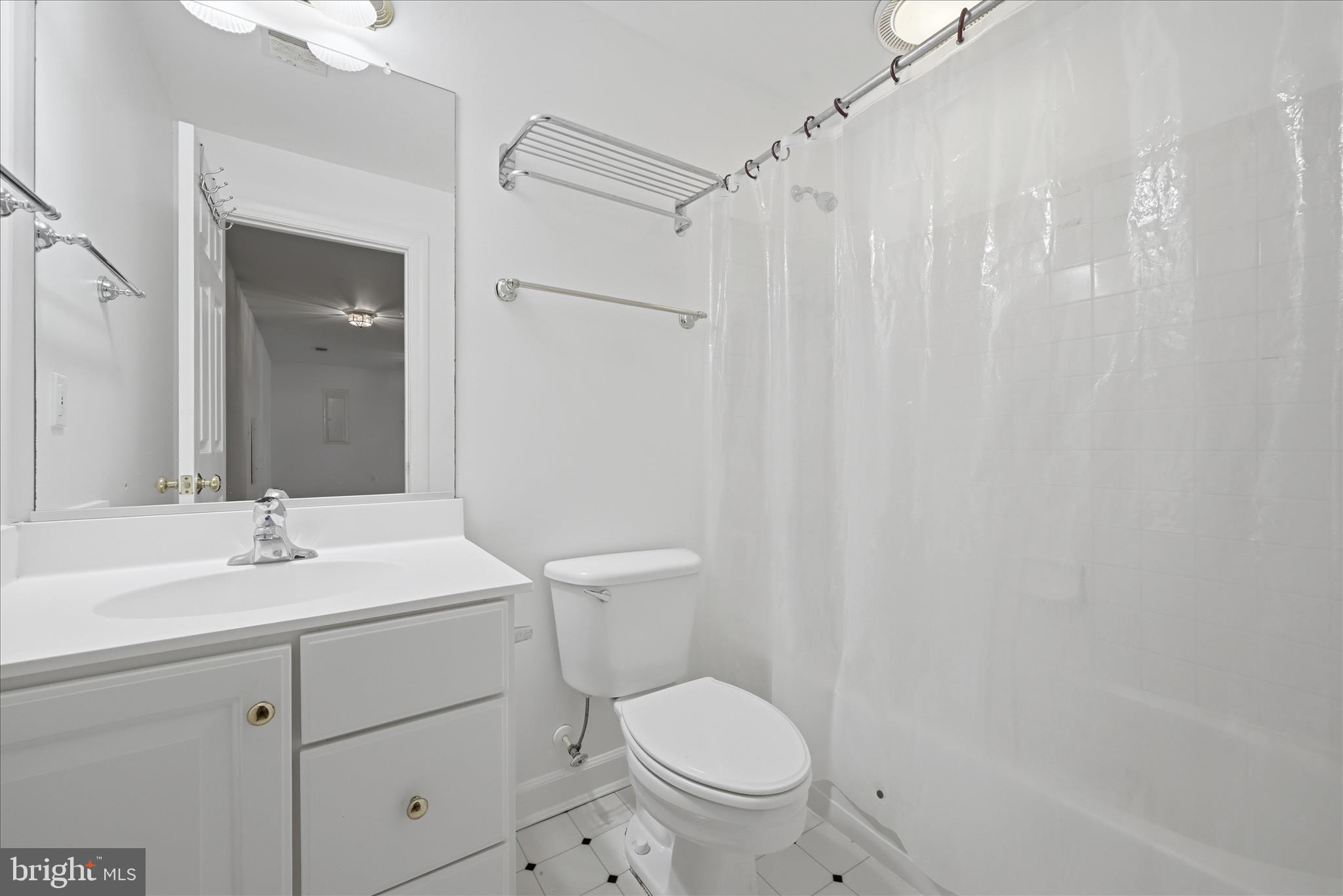 VIRGINIA OAKS - Residential