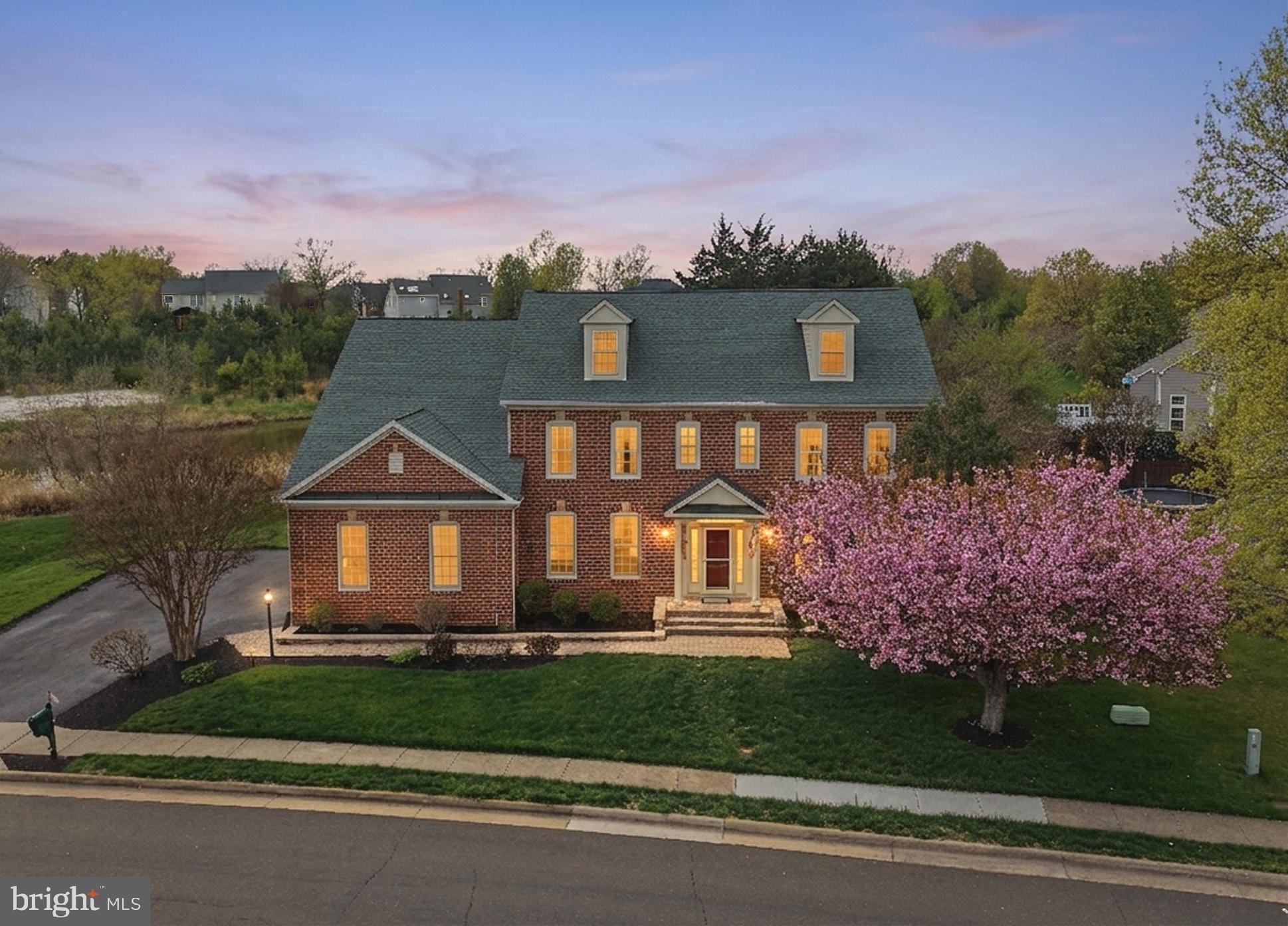 VIRGINIA OAKS - Residential