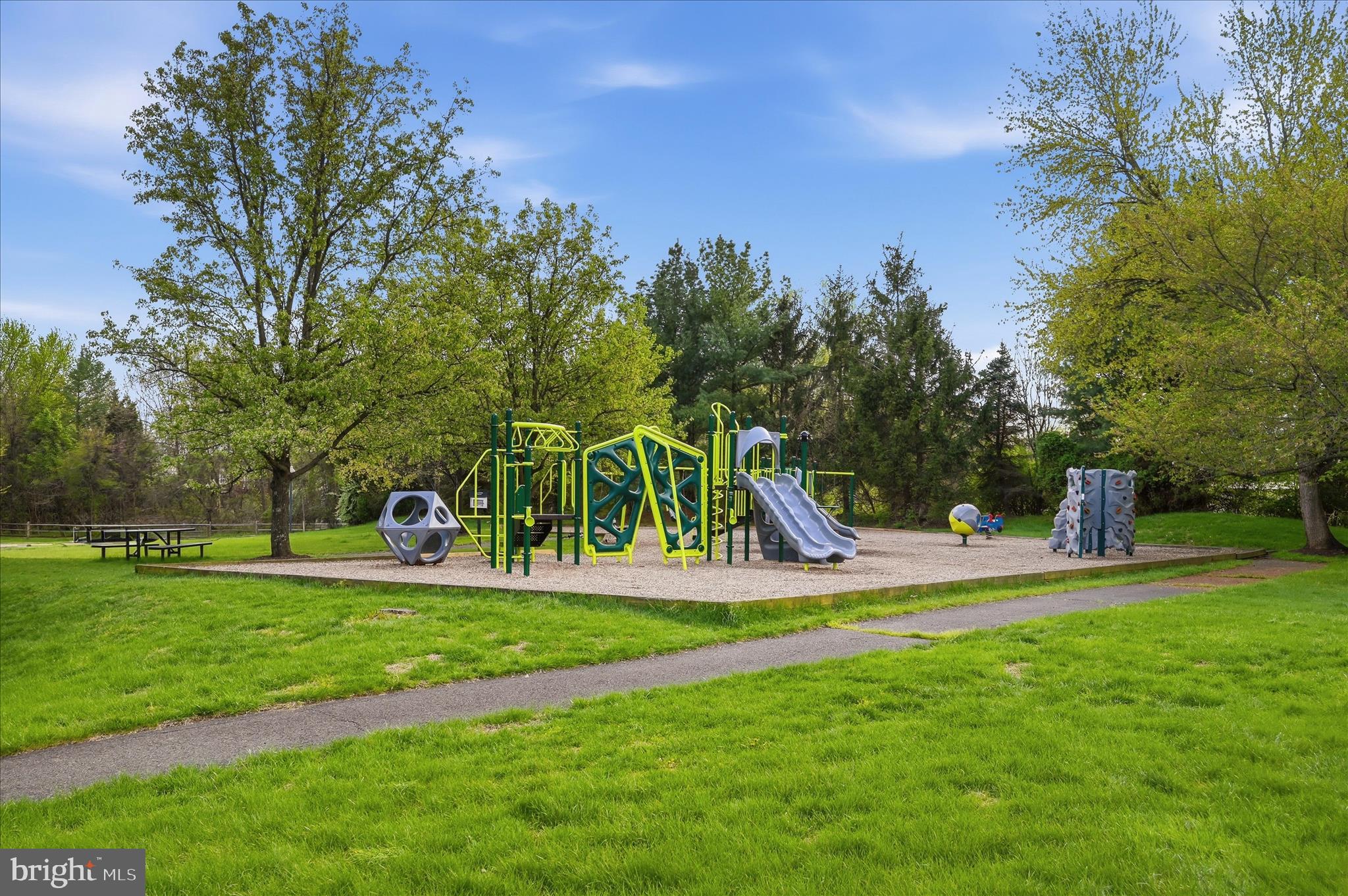 VIRGINIA OAKS - Residential