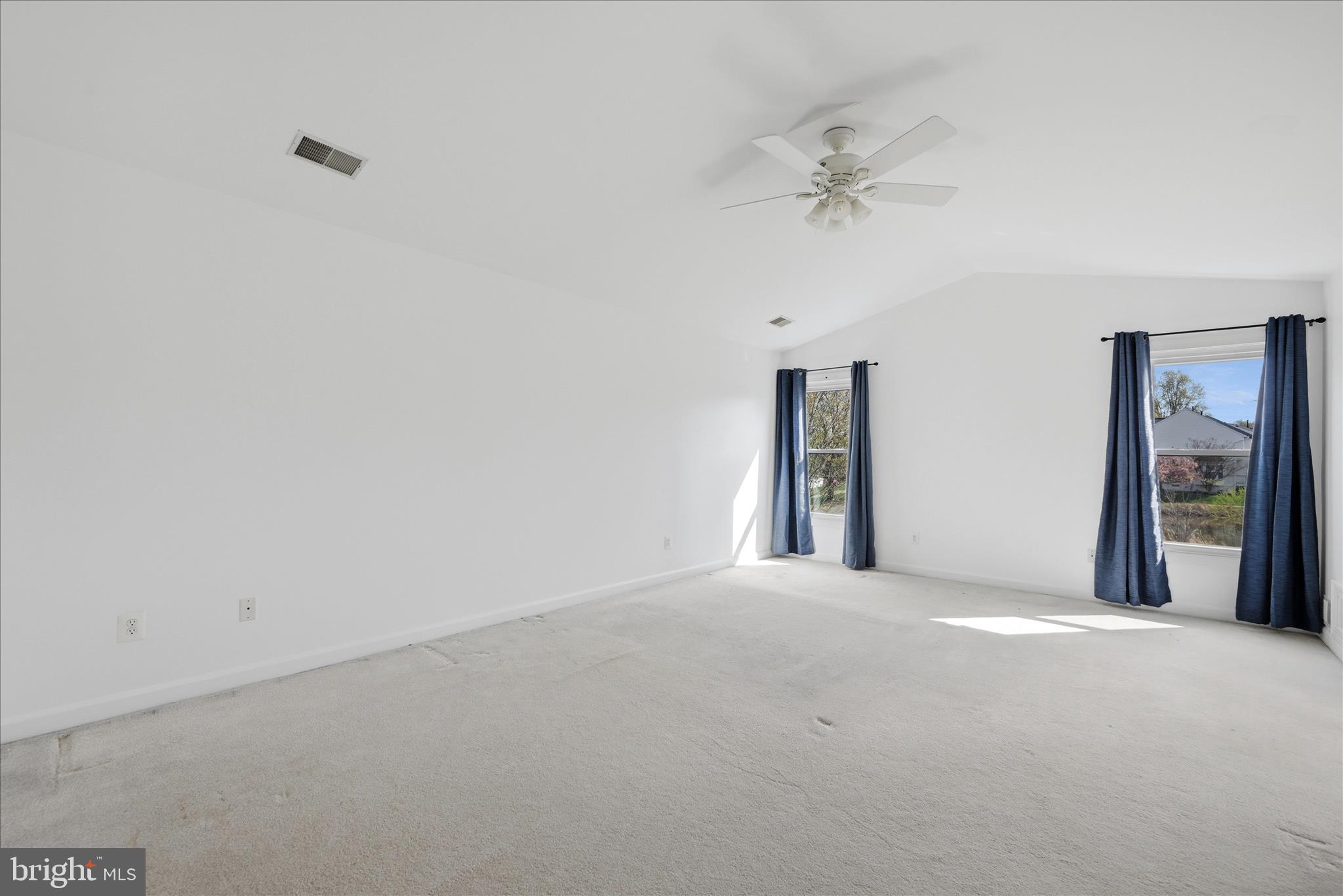 VIRGINIA OAKS - Residential