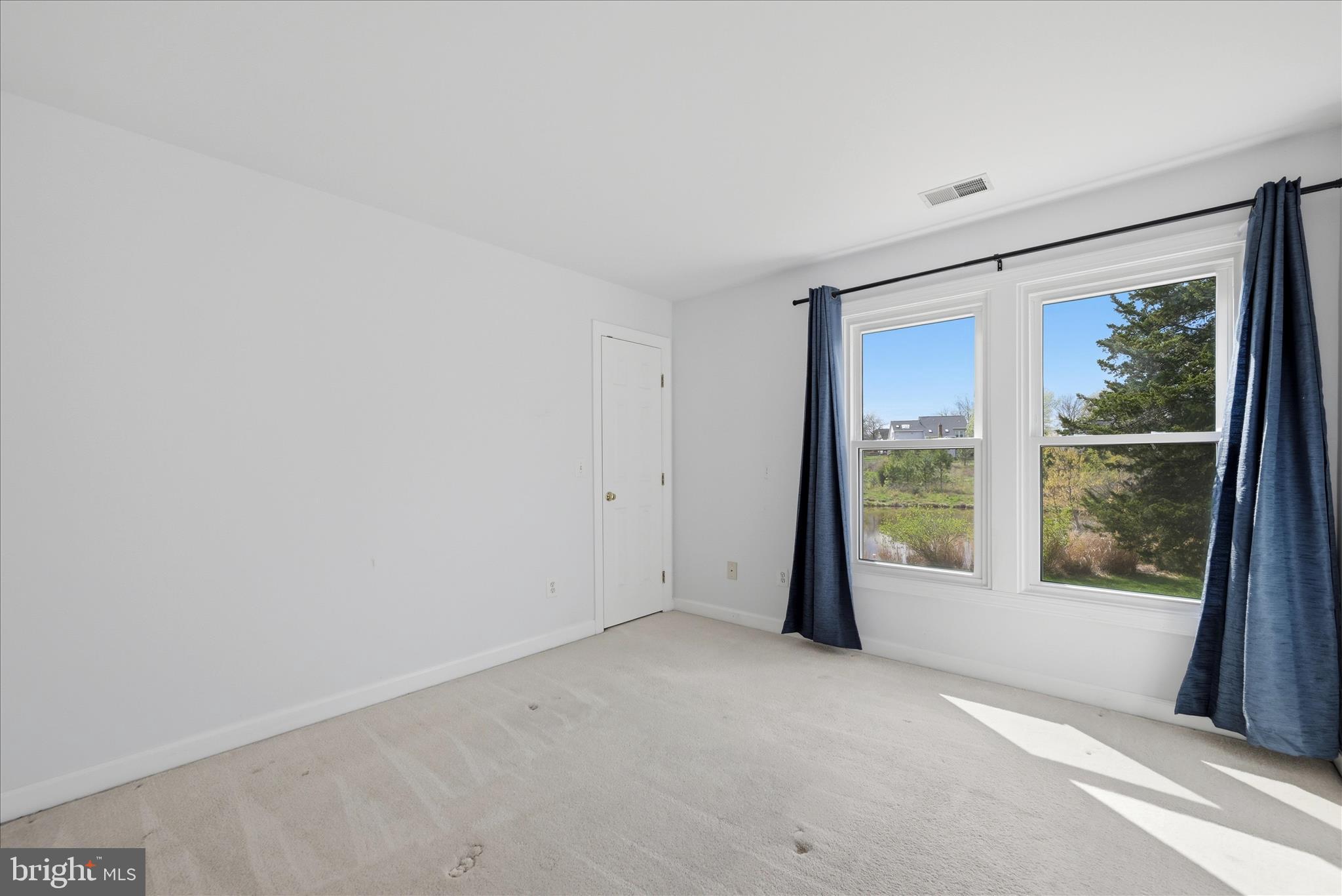 VIRGINIA OAKS - Residential