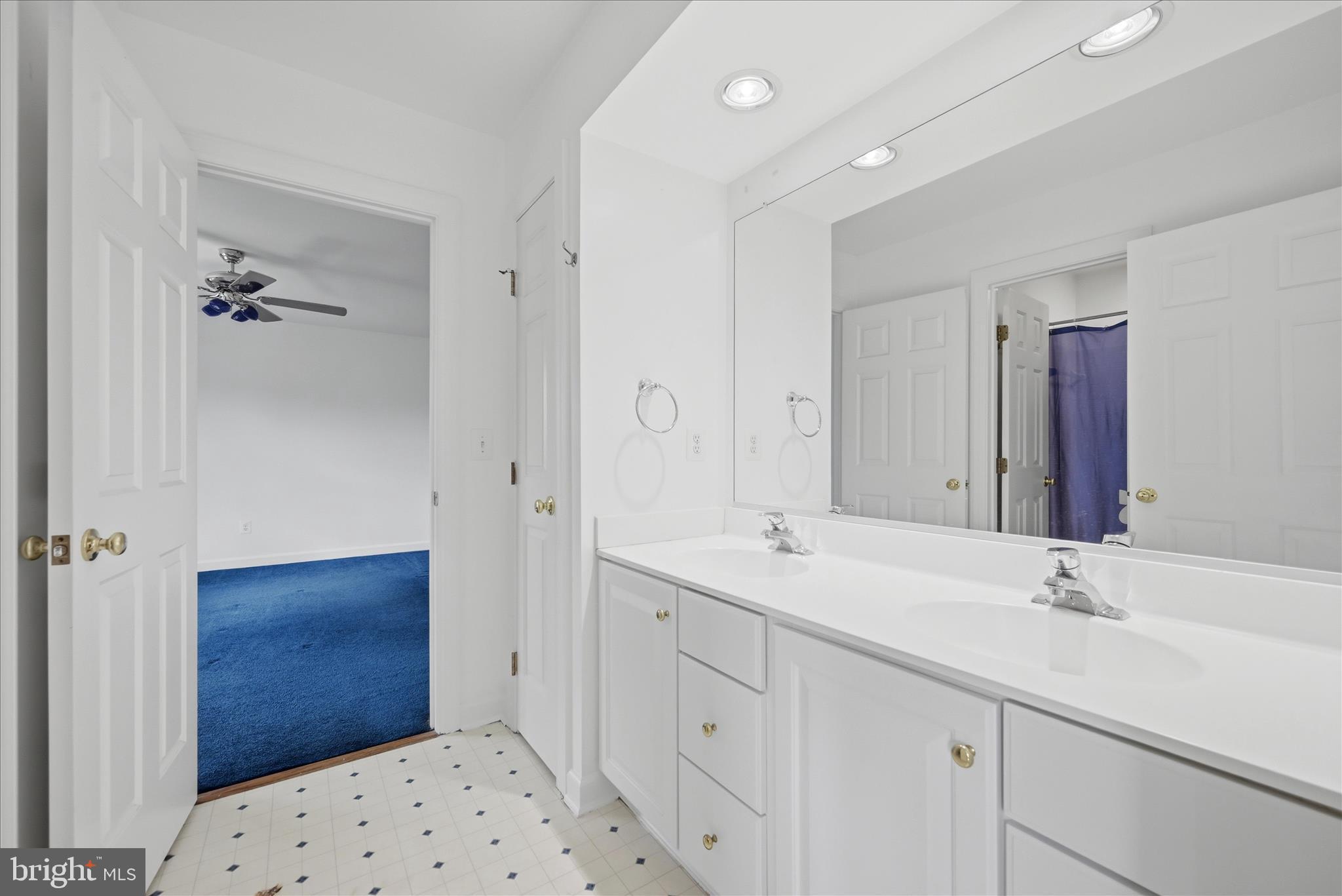 VIRGINIA OAKS - Residential