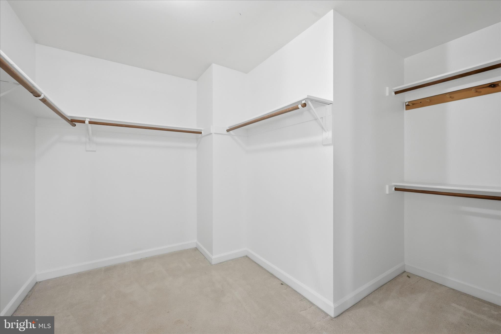 VIRGINIA OAKS - Residential