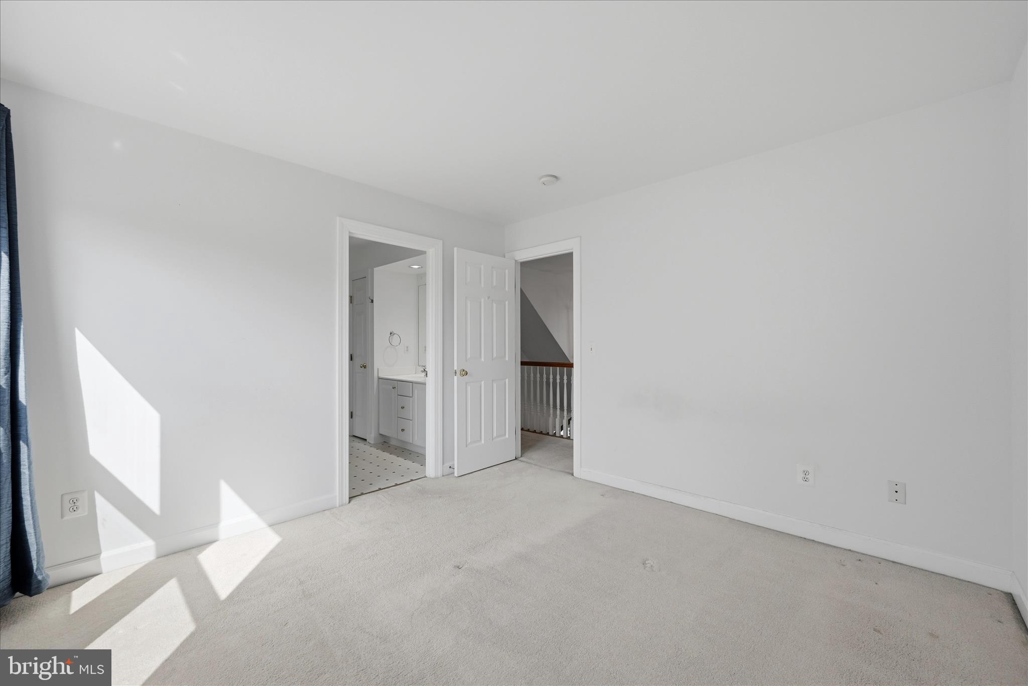 VIRGINIA OAKS - Residential