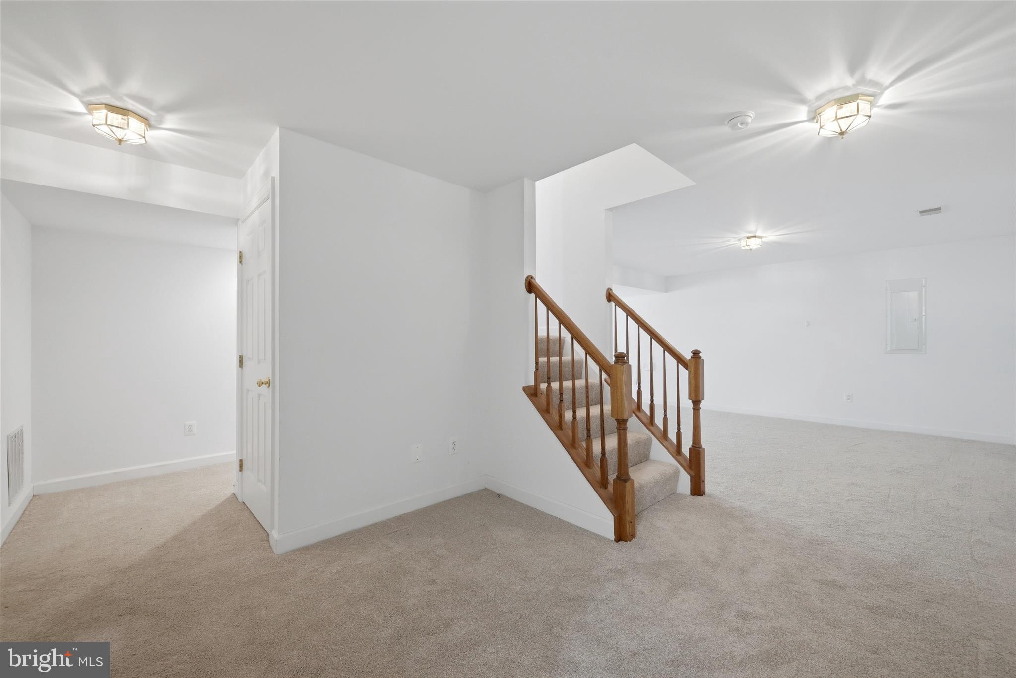 VIRGINIA OAKS - Residential