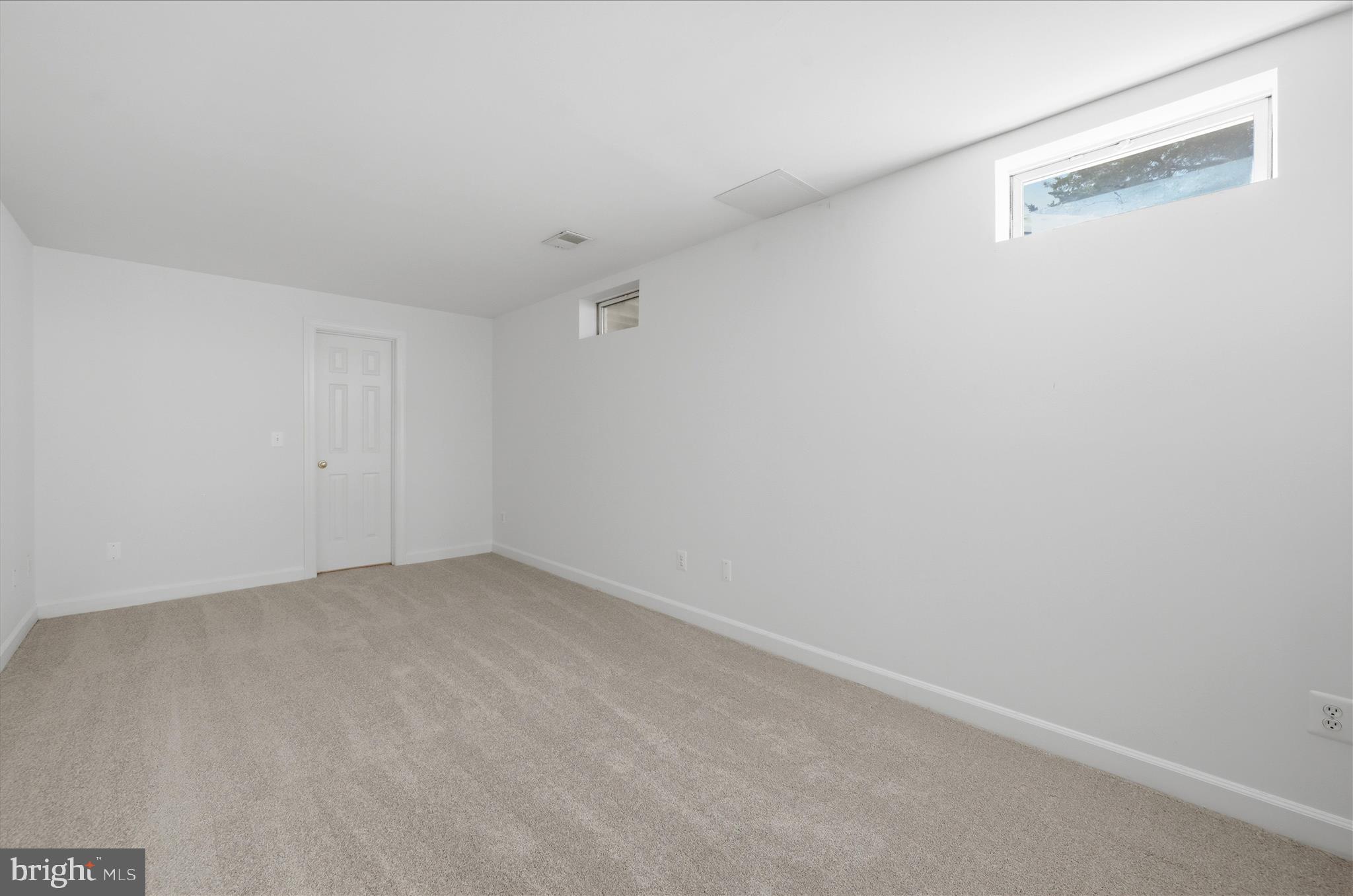 VIRGINIA OAKS - Residential