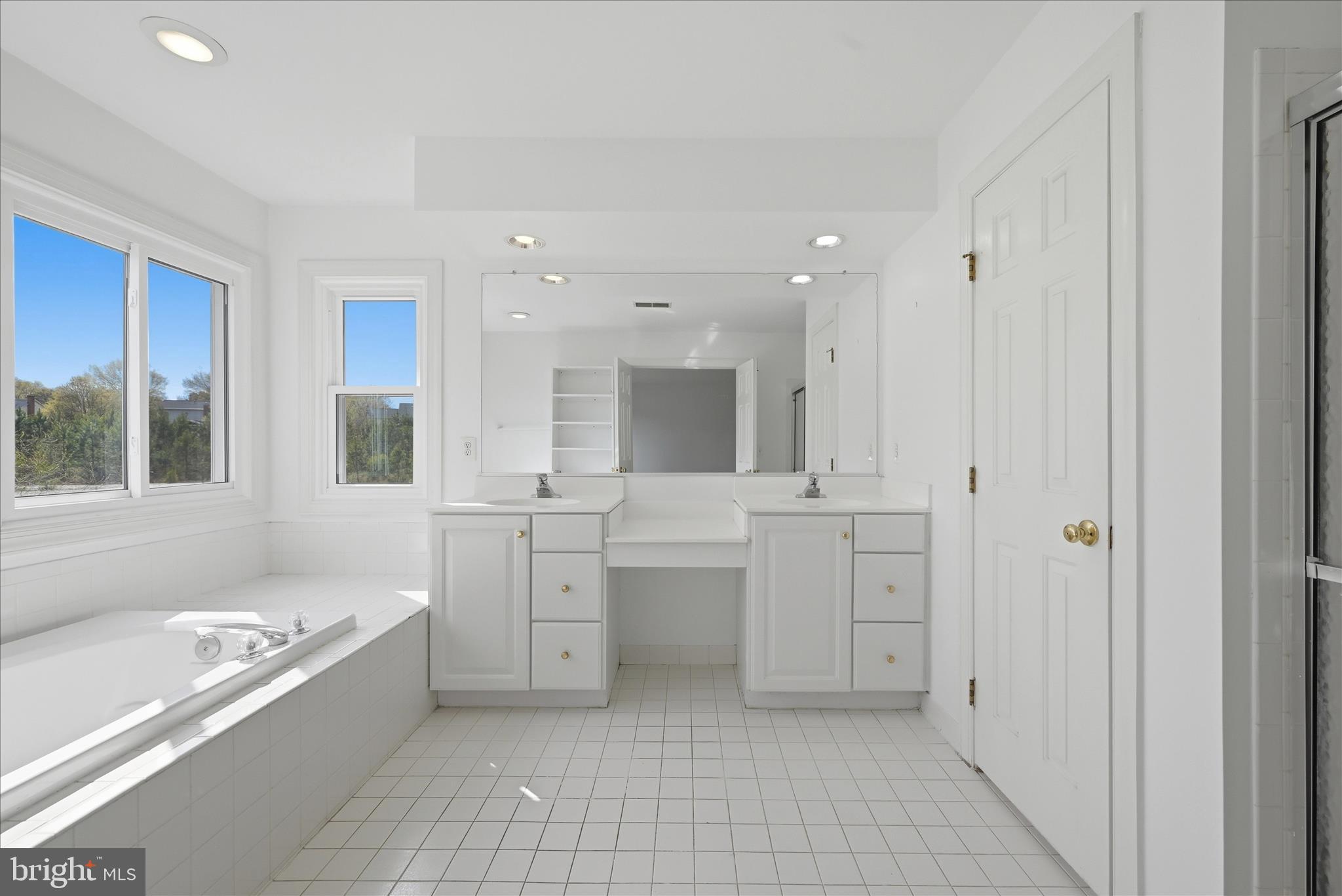 VIRGINIA OAKS - Residential