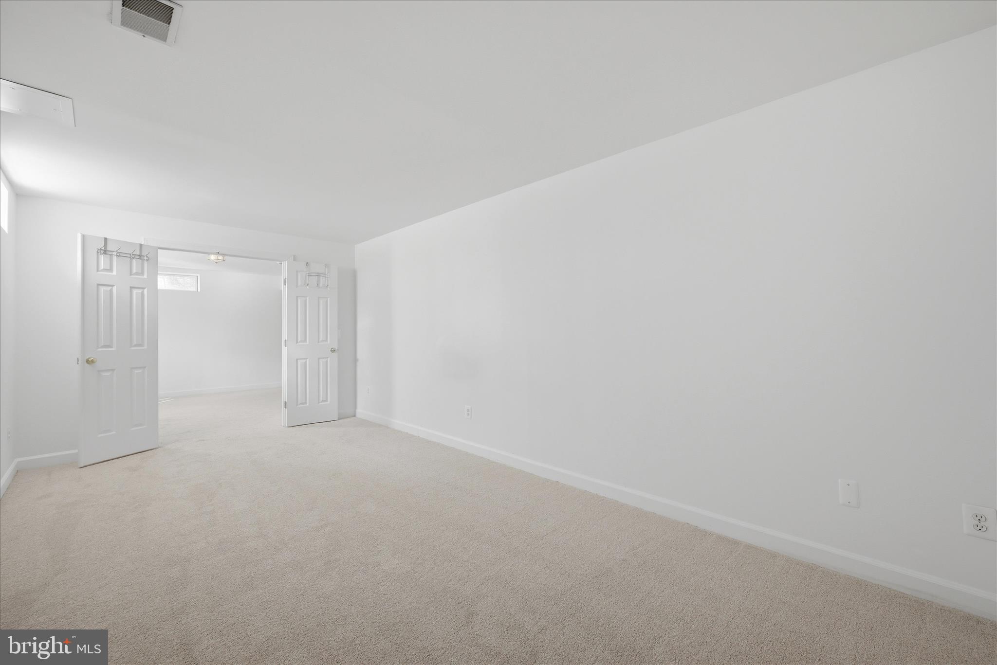 VIRGINIA OAKS - Residential